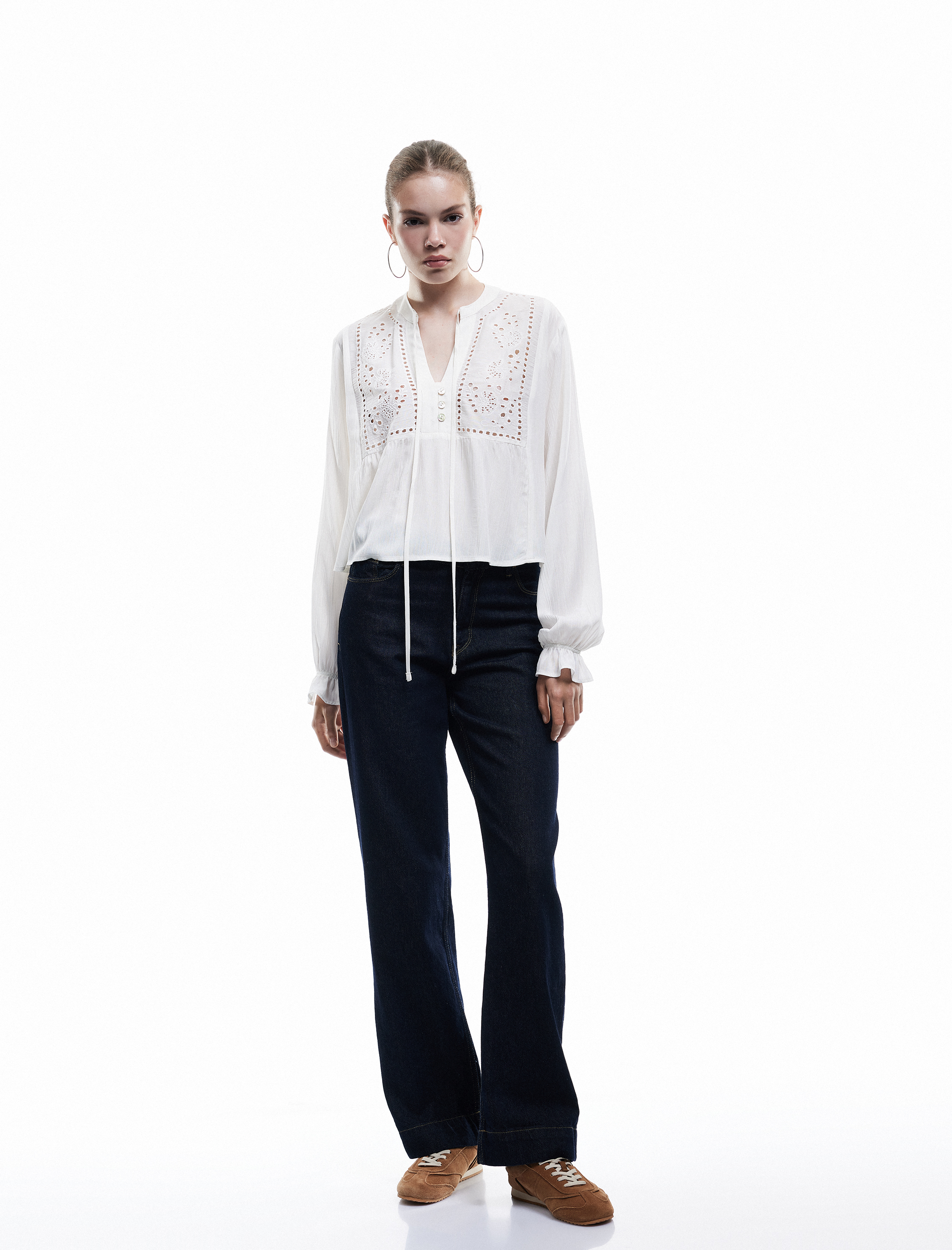 Viskon Uzun Kollu Bağlama Detaylı Düğmeli V Yaka Fisto Bluz