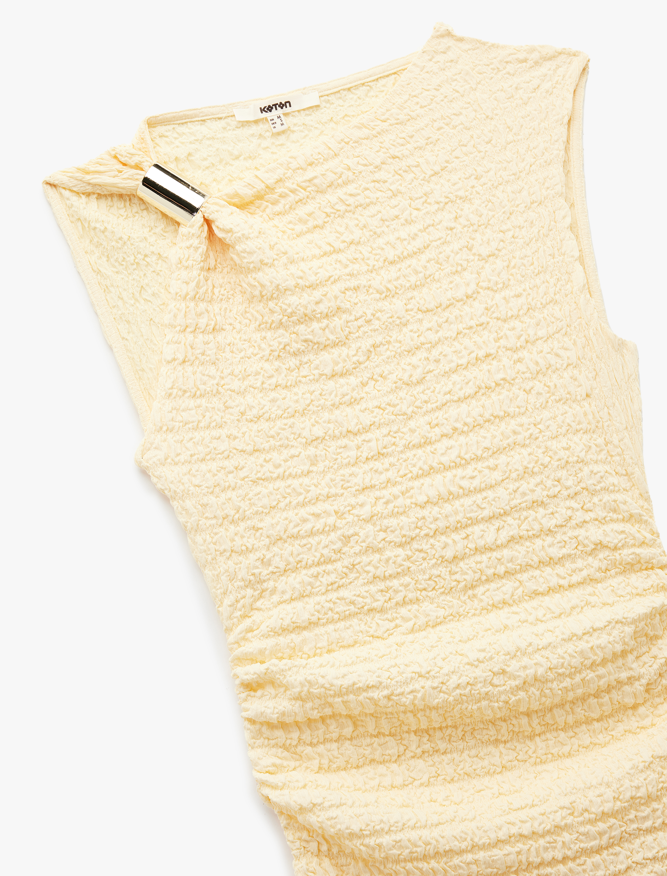   Aksesuar Detaylı Dokulu Slim Fit Bisiklet Yaka Kolsuz Midi Boy Kalem Elbise