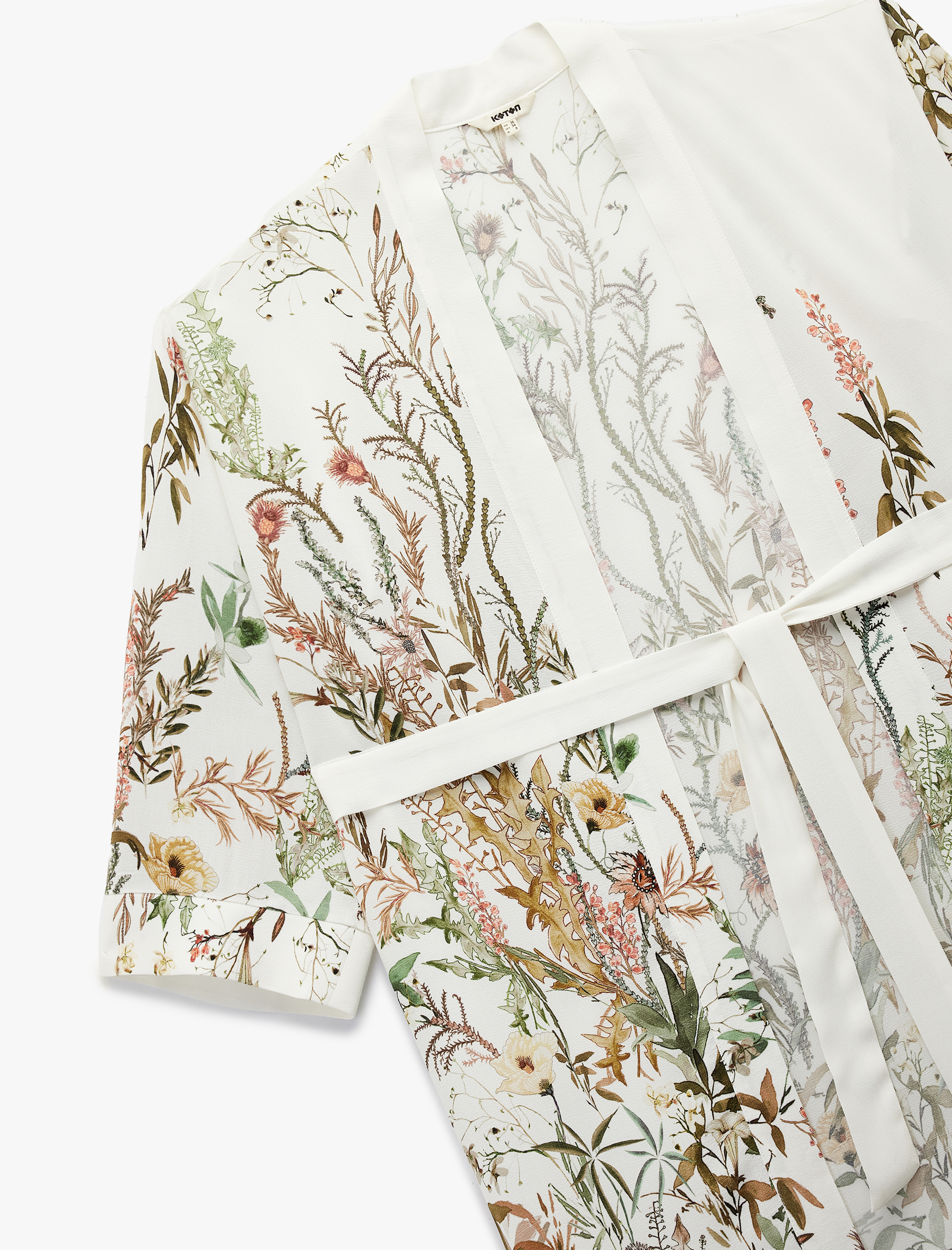   Viskon Kumaş Kuşak Detaylı 3/4 Geniş Kollu Çiçekli Kimono Ceket