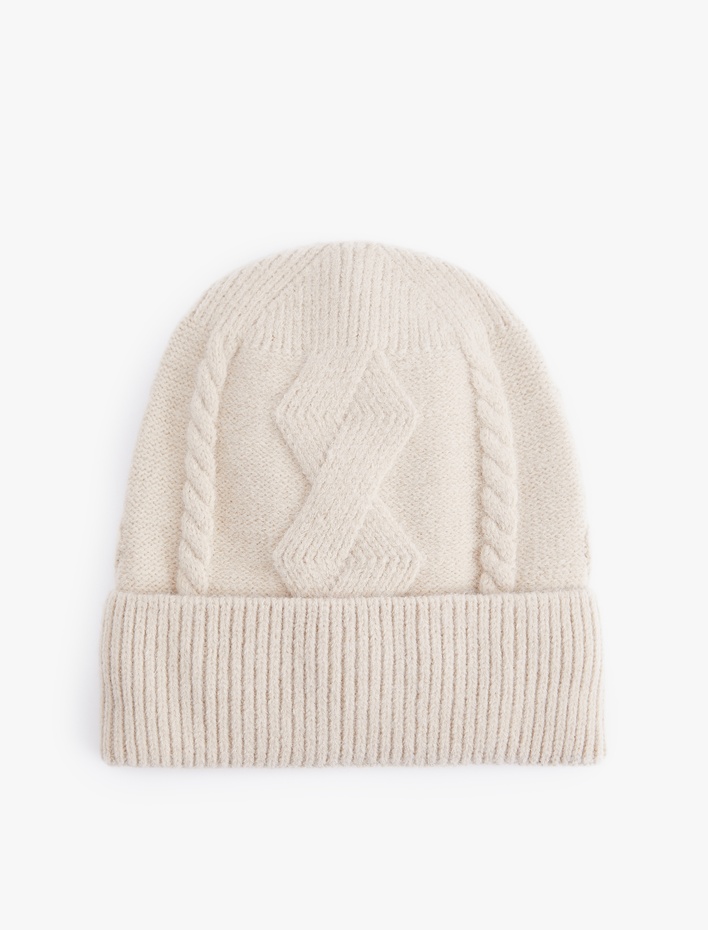 Kadın Katlı Saç Örgüsü Dokulu Örgü Bere