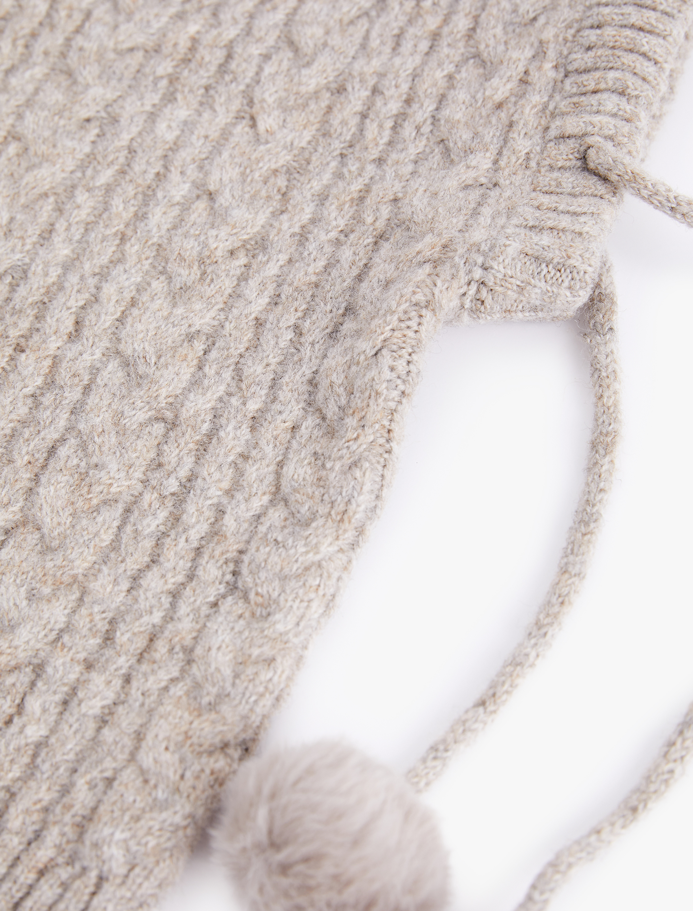  Kadın Pon Pon Detaylı Saç Örgüsü Dokulu Balaklava Bere