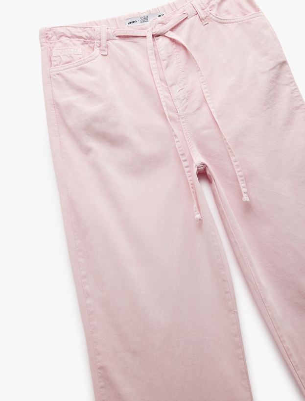 Koton X Sibil Çetinkaya - Beli Bağcıklı Pamuklu Düz Paça Cepli Pantolon - Loose Straight Fit Jeans_5