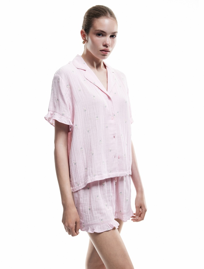  Pamuklu Kısa Kollu Gömlek Yaka Çiçek İşleme Detaylı Pijama Üstü