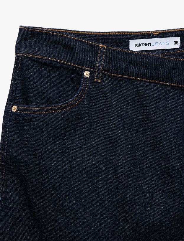 Pamuklu Normal Bel Asimetrik Kesim Düğmeli Denim Şort Etek_3