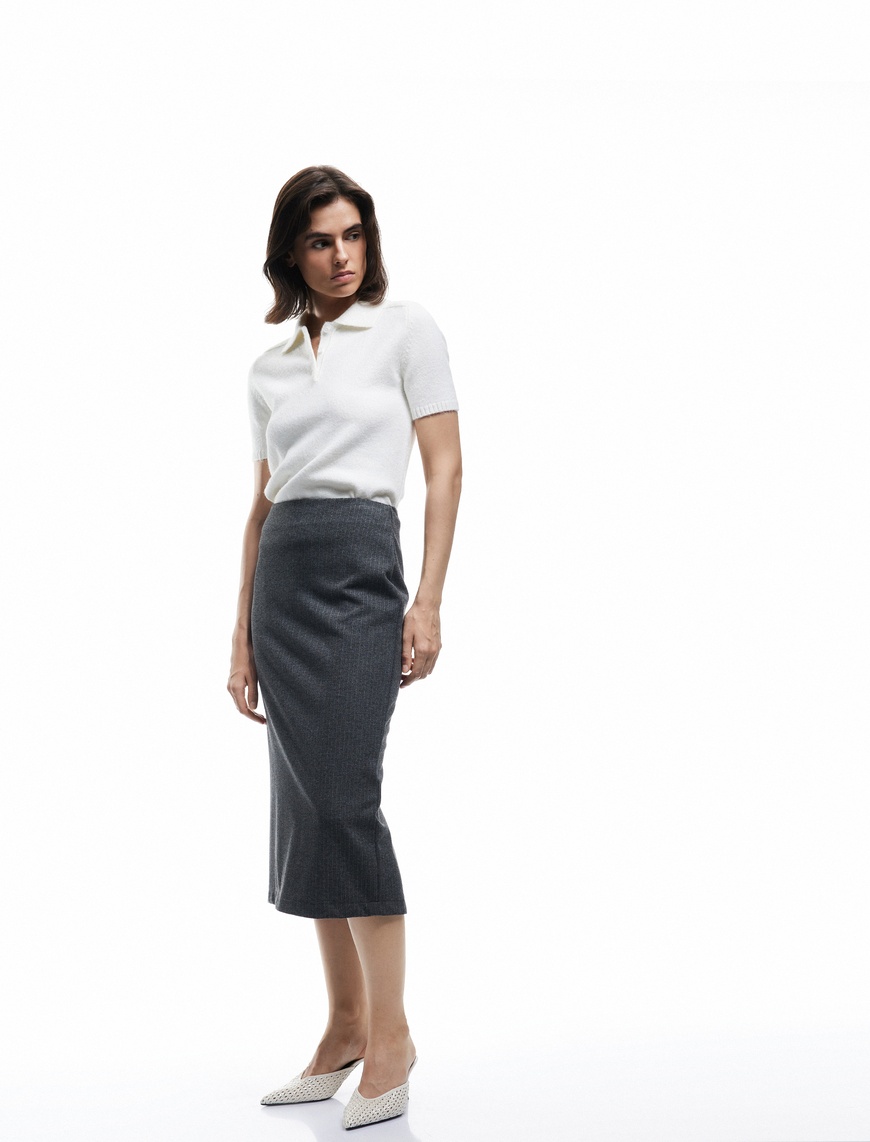   Parıltılı Metalik İplik Detaylı Slim Fit Yırtmaç Detaylı Midi Boy Kalem Etek