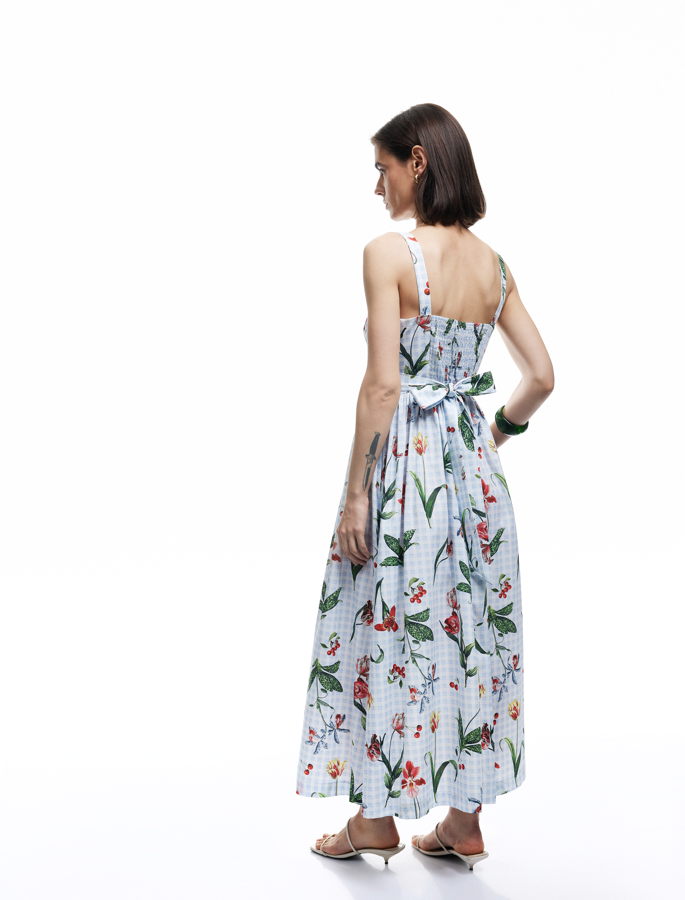   Pamuklu Kare Yaka Vişne Baskılı Çiçekli Midi Boy Askılı Pötikareli Kloş Elbise