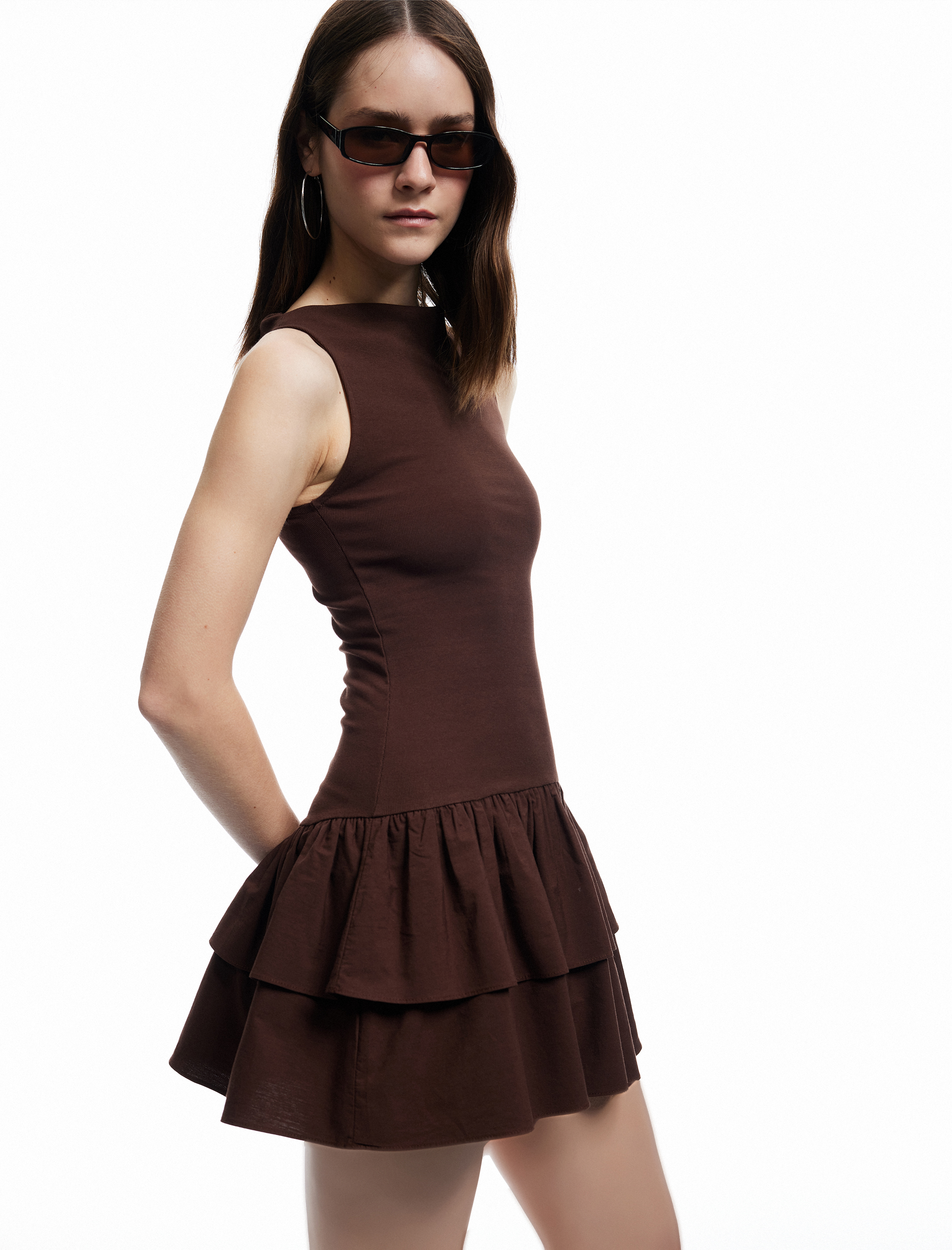   Koton X İnji - Pamuklu Katlı Volanlı Slim Fit Kayık Yaka Kolsuz Mini Elbise