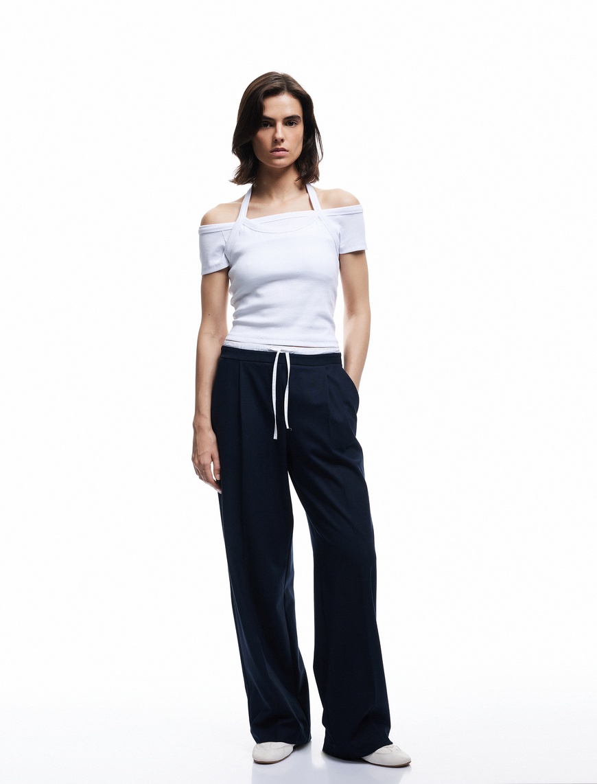   Pamuklu Slim Fit Boyundan Bağlama Detaylı Kısa Kollu Tişört