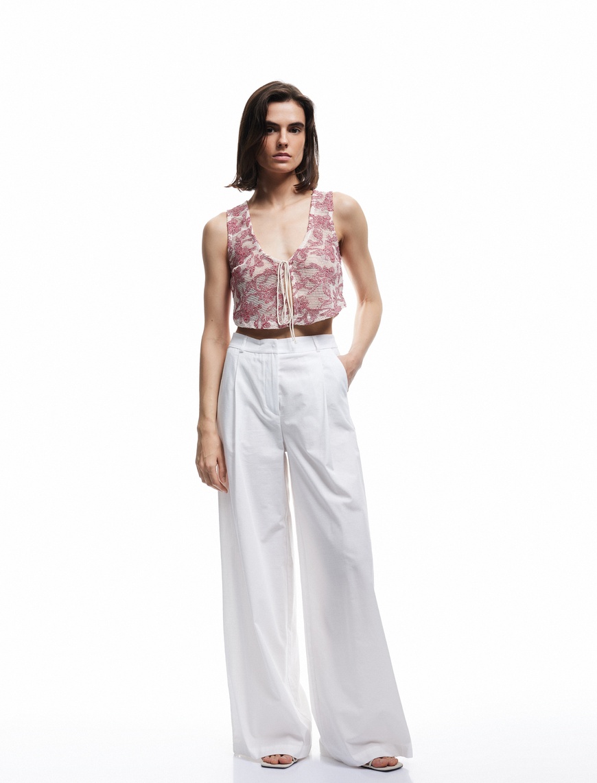   Koton X Melis Ağazat - Slim Fit Pamuklu Önden Bağlama Detaylı Fiyonklu Çiçekli Kroşe Crop Yelek