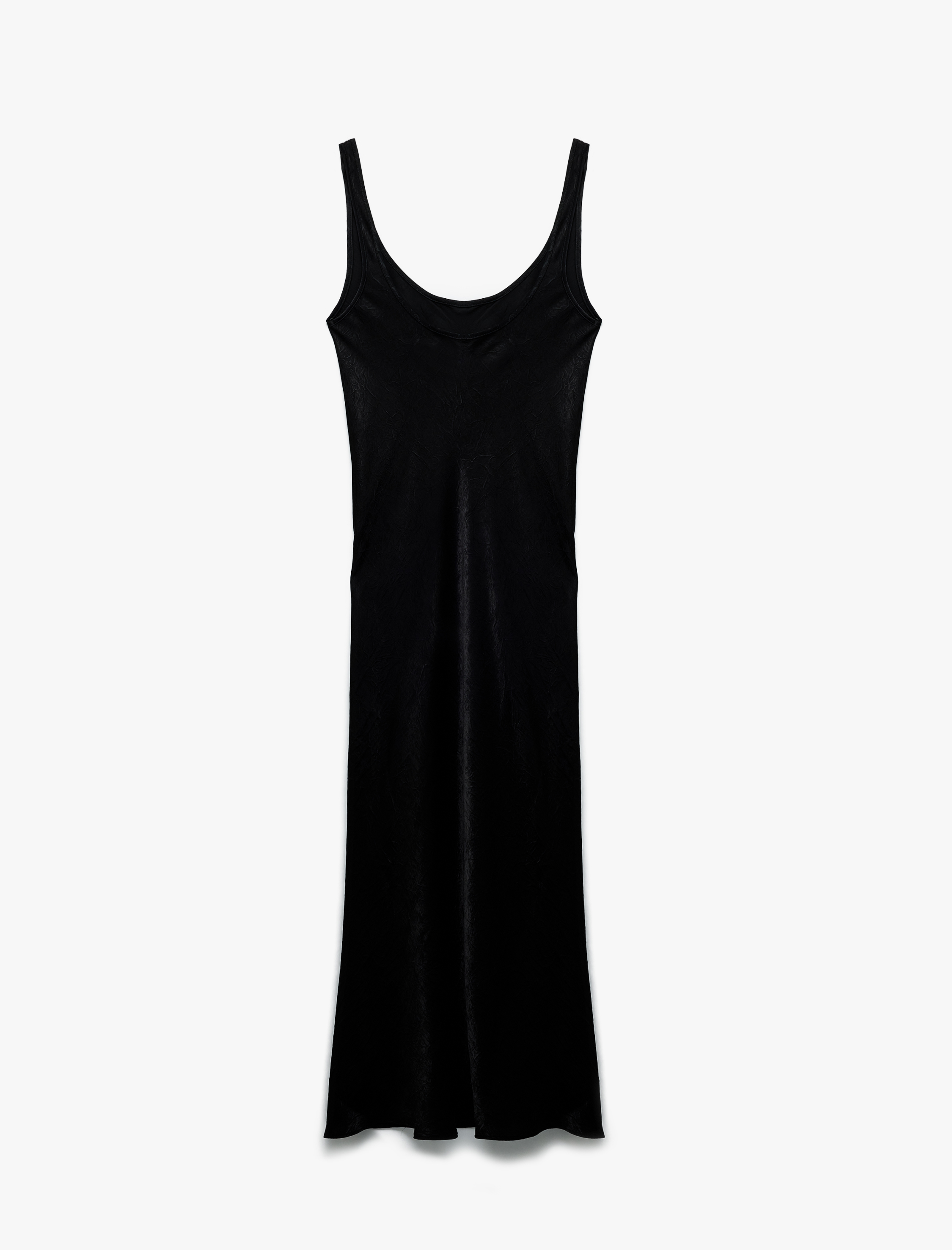   Slim Fit Kolsuz U Yaka Kalın Askılı Uzun Saten Elbise