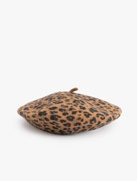 Leopar Desenli Ressam Şapka