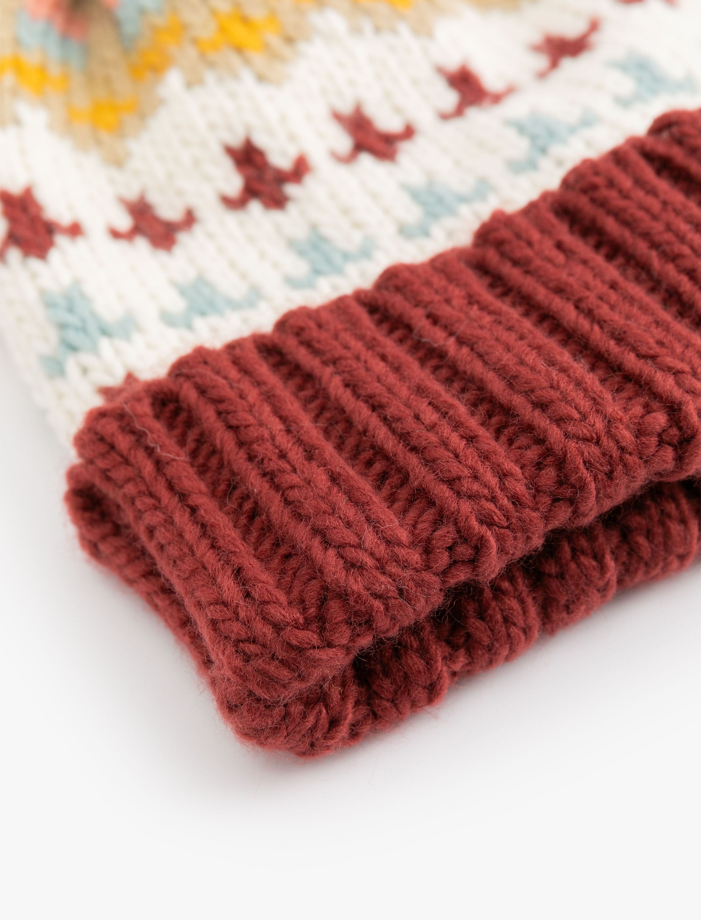  Kadın Desenli Ponpon Detaylı Örgü Bere