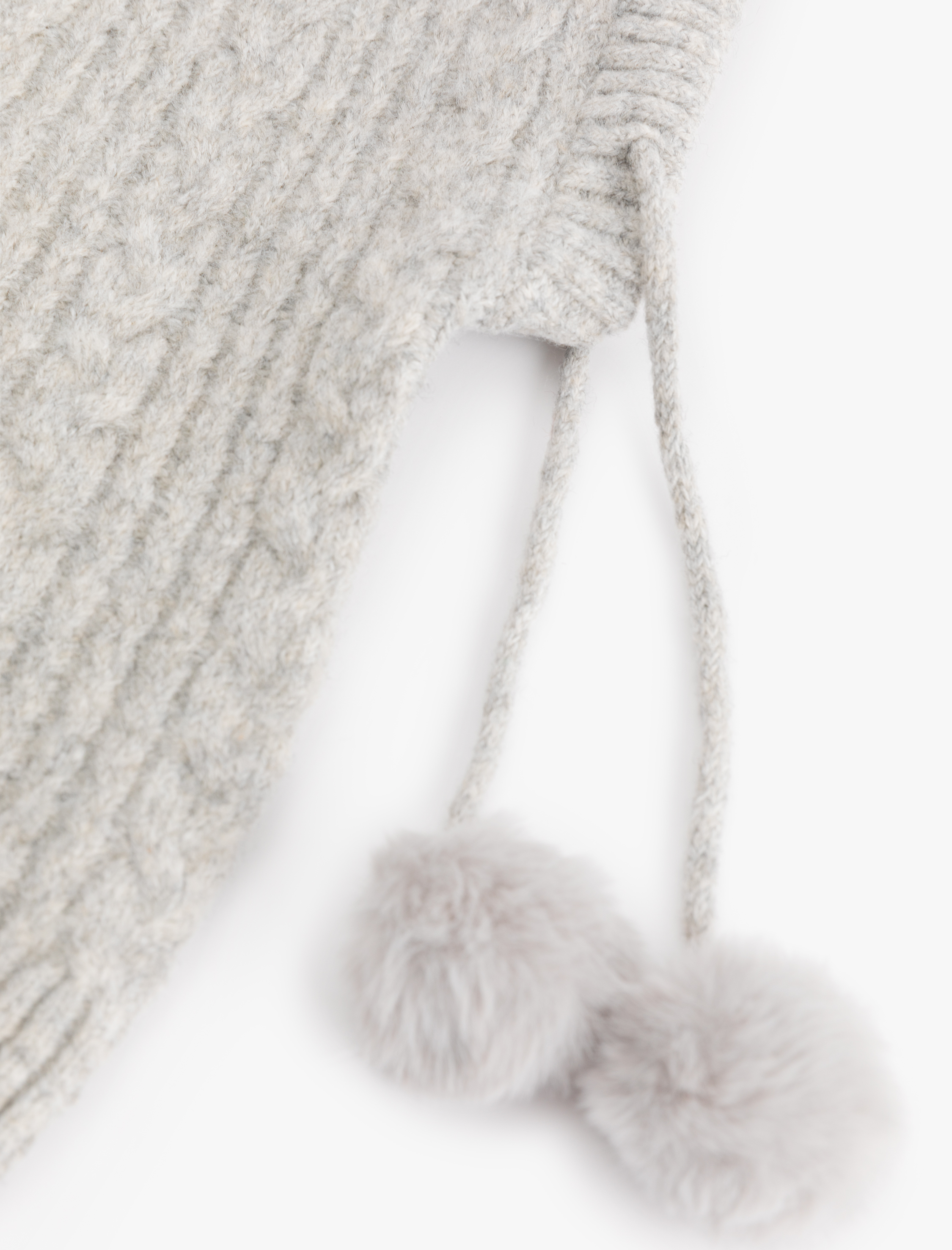  Kadın Pon Pon Detaylı Saç Örgüsü Dokulu Balaklava Bere