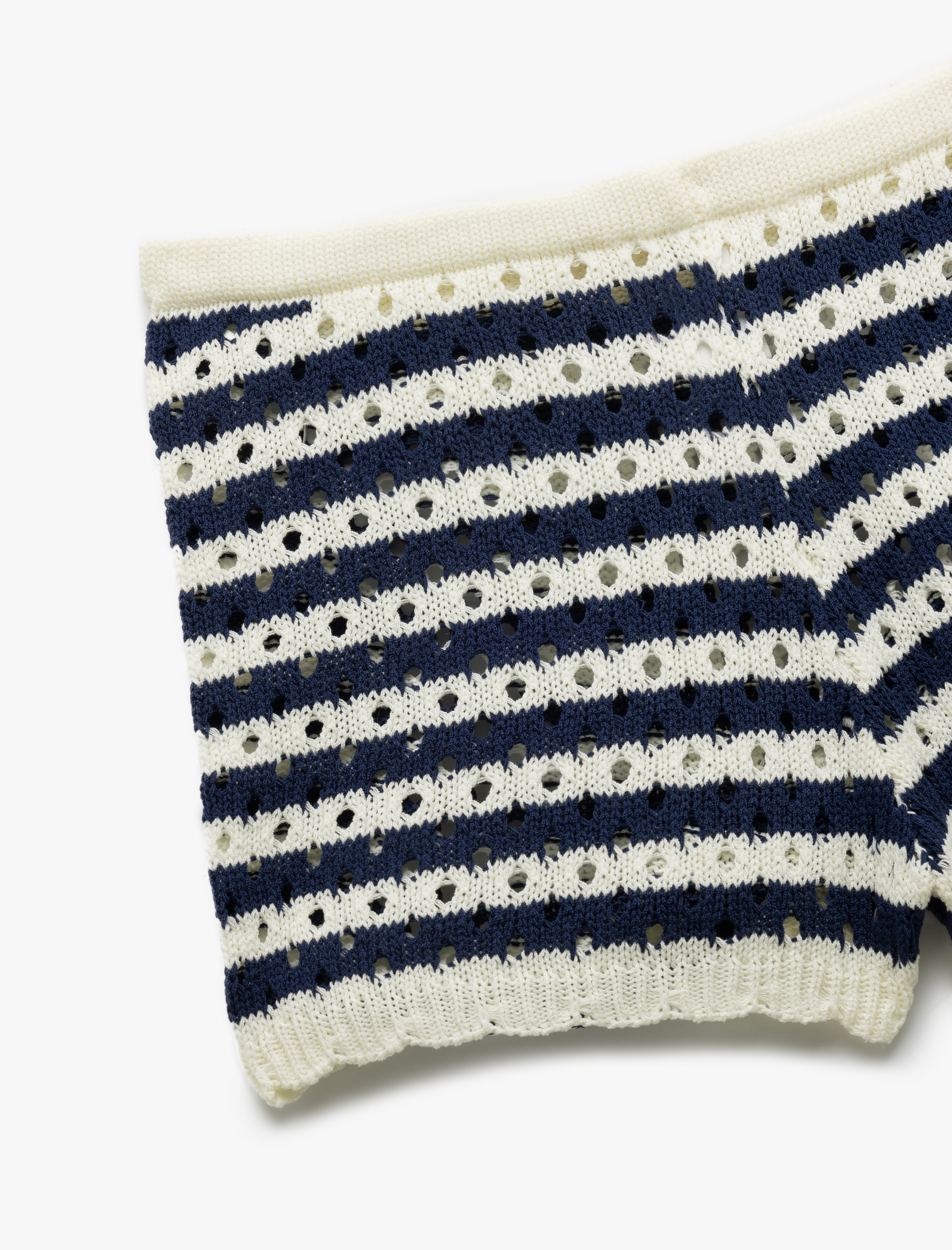   Yüksek Bel Ajurlu Kroşe Mini Şort