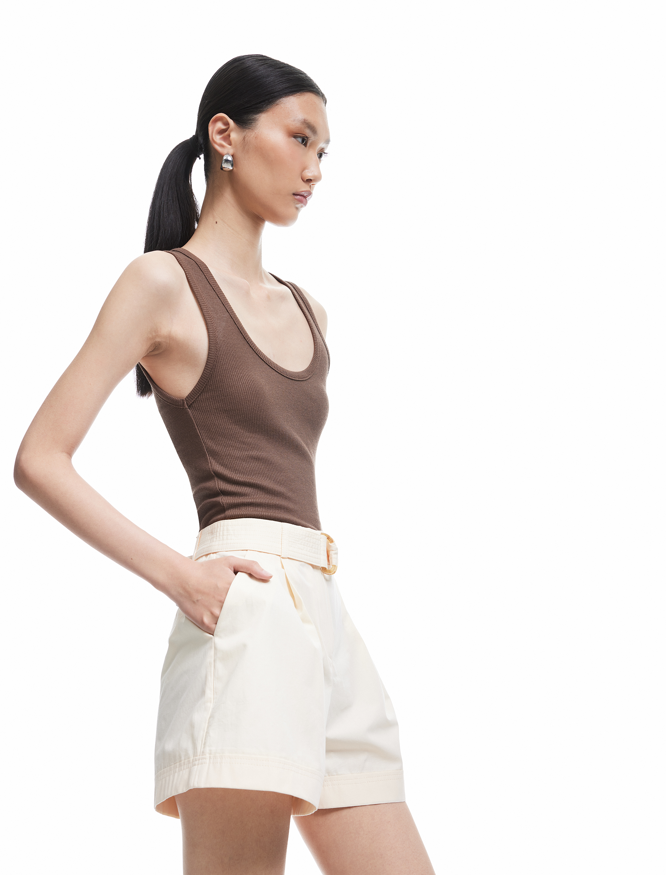   Pamuklu Kemerli Pile Detaylı Cepli Mini Şort