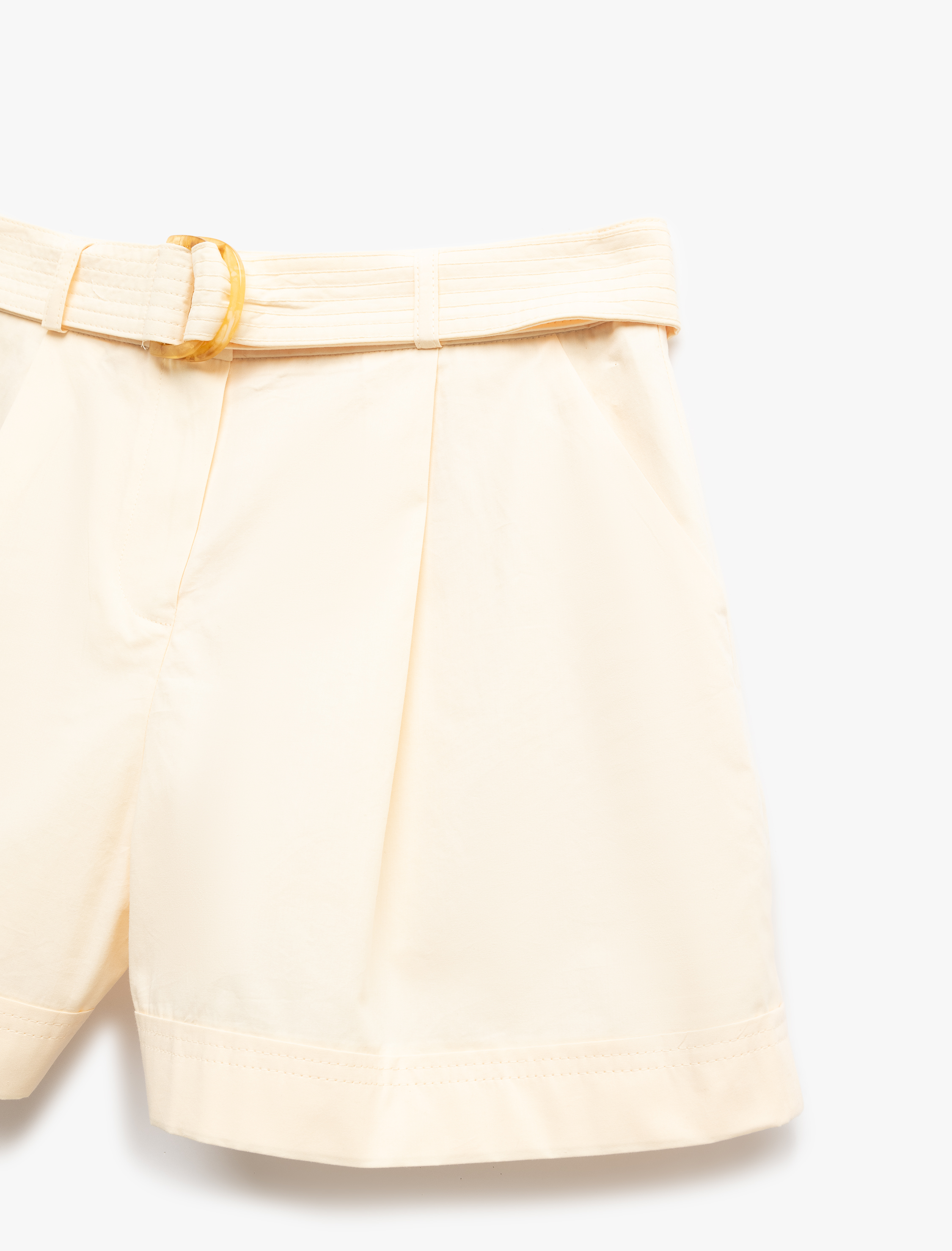   Pamuklu Kemerli Pile Detaylı Cepli Mini Şort