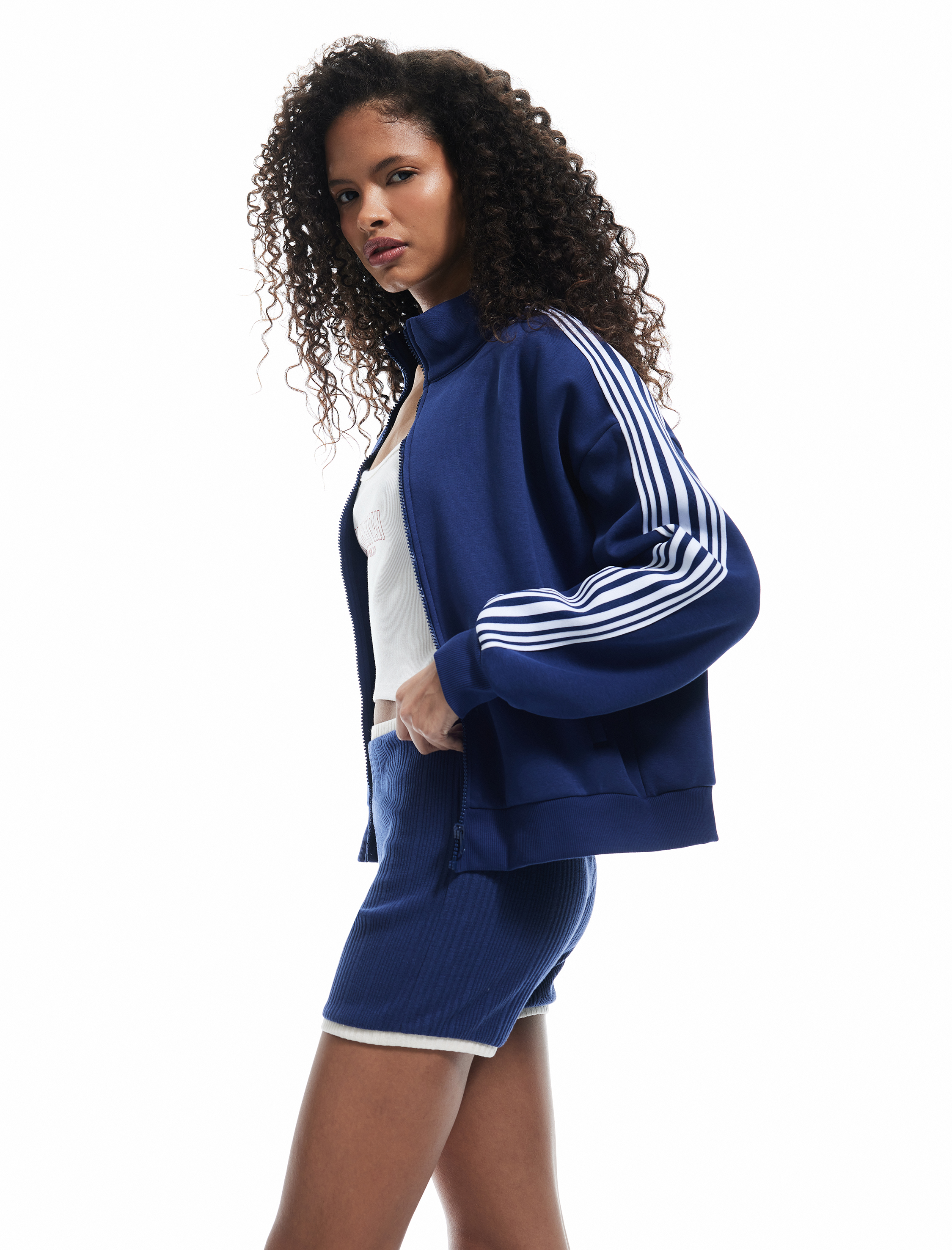   Kaşkorse Biyeli Dar Kesim Katlamalı Paça Mini Şort