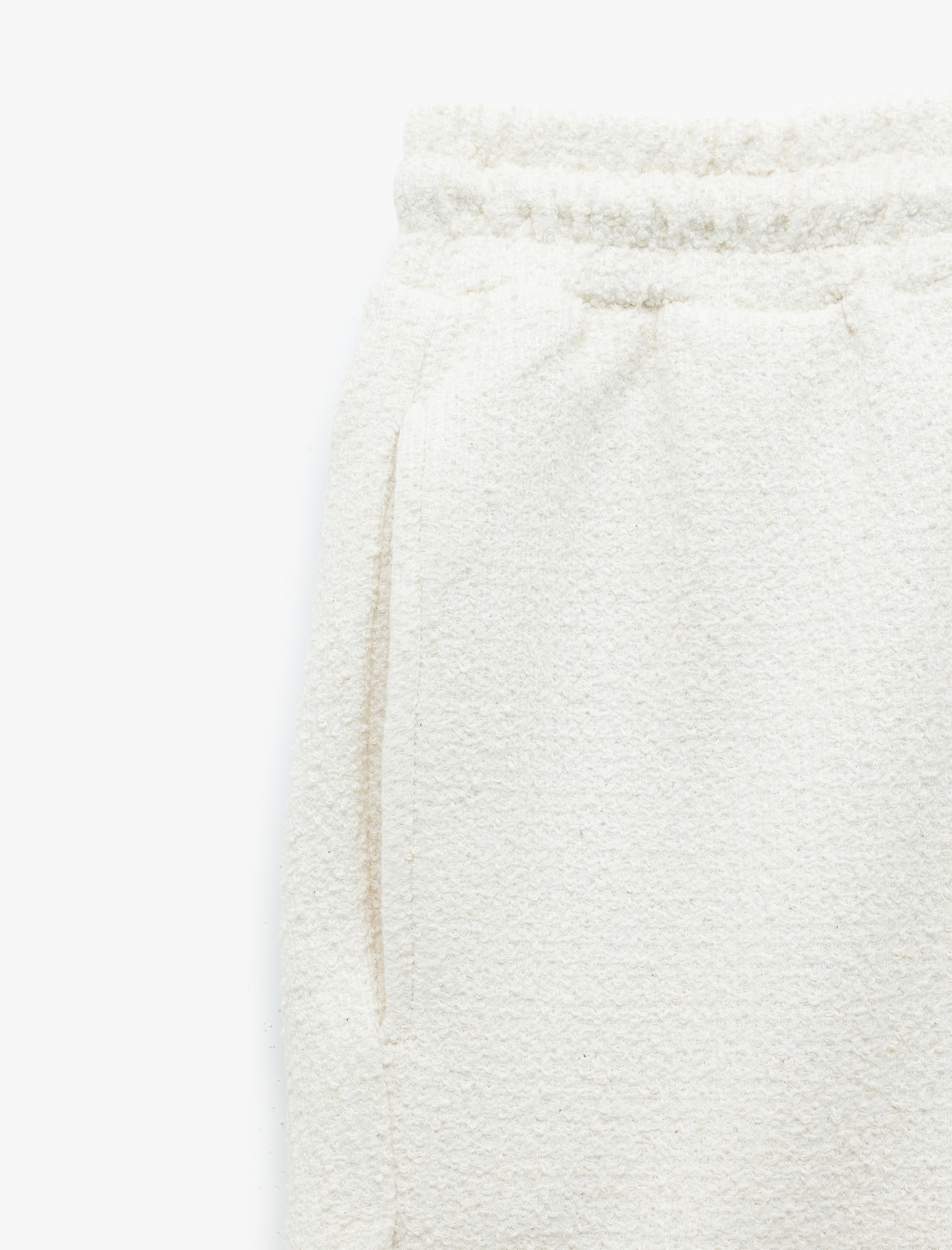   Cep Detaylı Dokulu Bermuda Beli Bağcıklı Şort