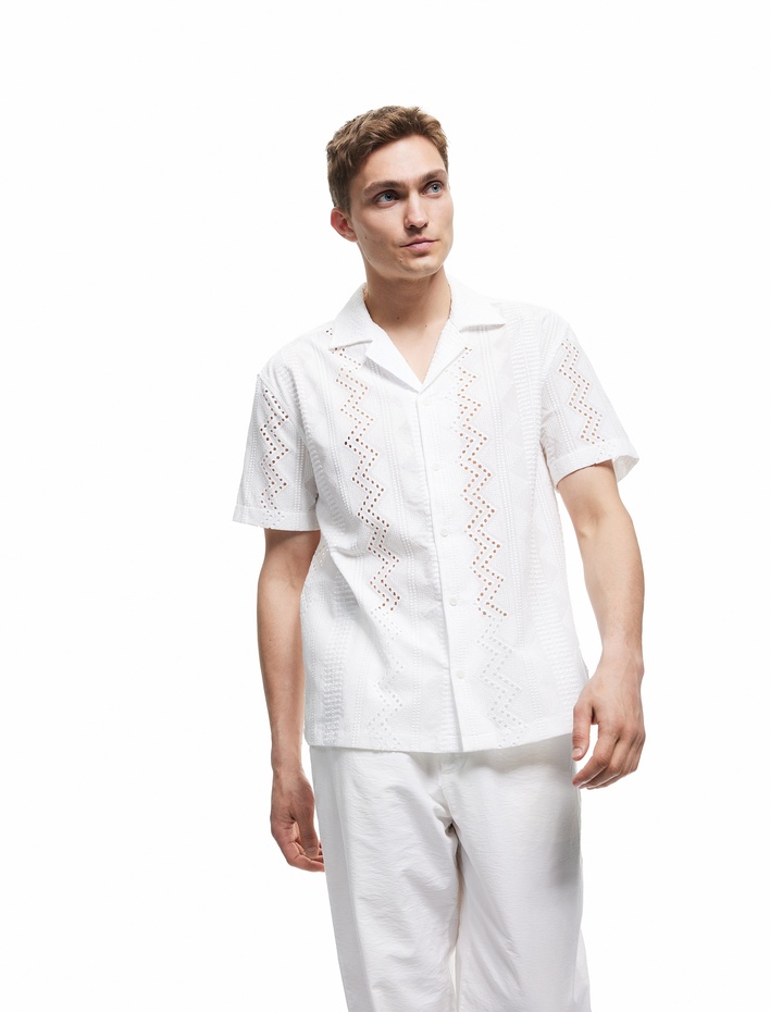  Pamuklu Kısa Kollu Regular Fit Devrik Yaka Brodeli Gömlek