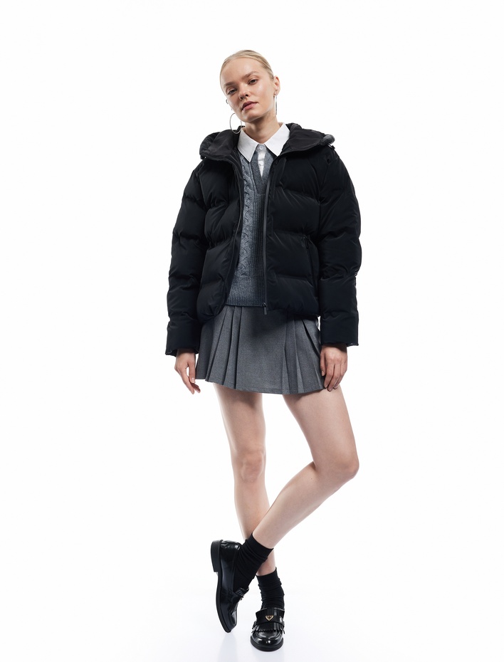  Kapüşonlu Uzun Kollu Fermuarlı Cepli Su İtici Şişme Mont