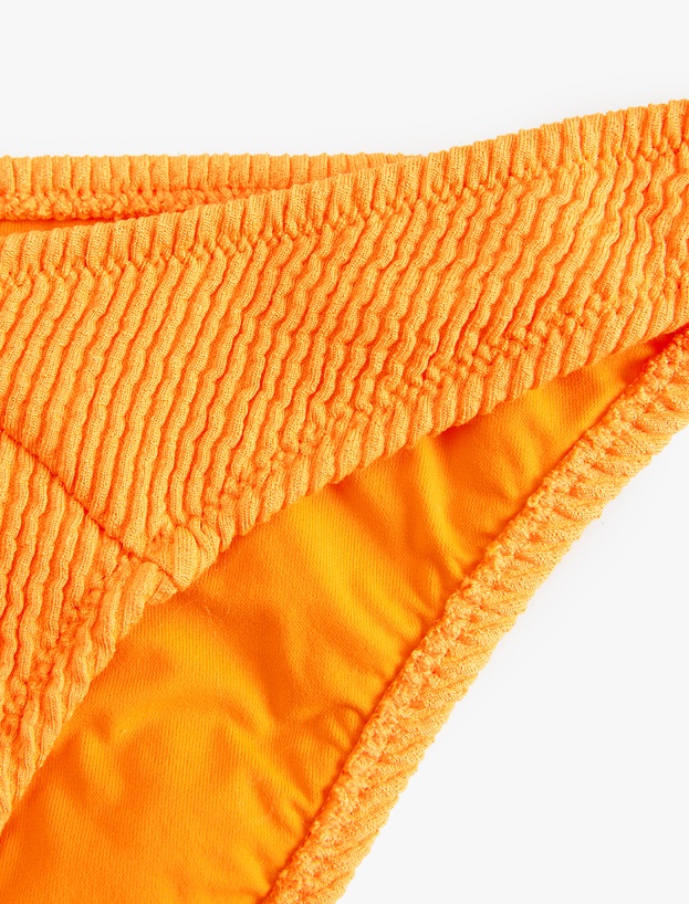 Asimetrik Bel Detaylı Dokulu Brazilian Bikini Altı_3
