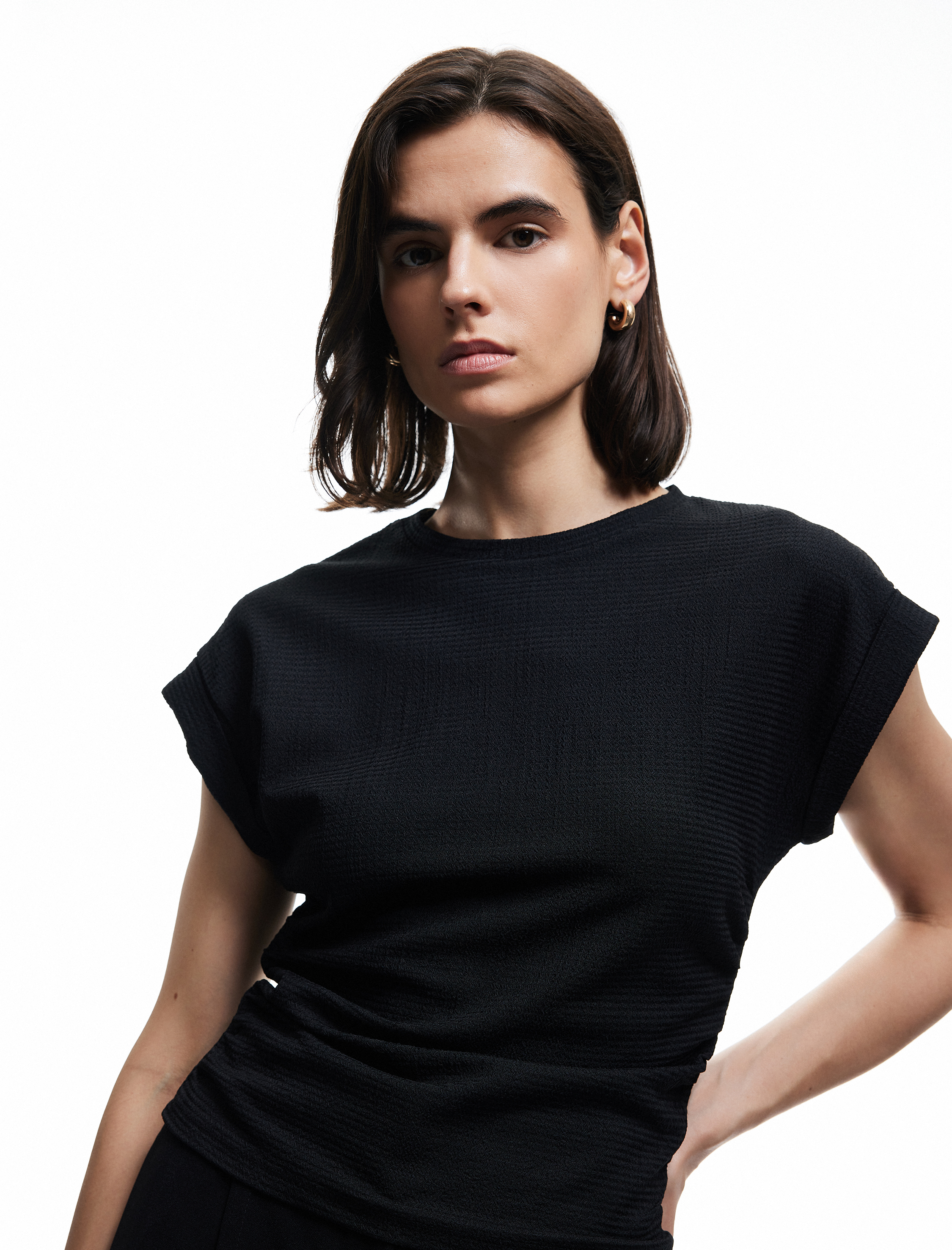 Bürümcük Kumaş Drape Detaylı Kap Kol Bisiklet Yaka Tişört