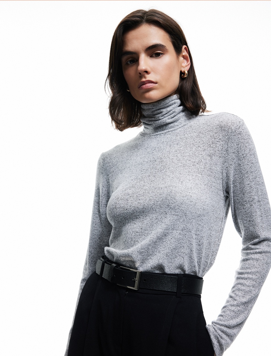   Viskon Kumaş Slim Fit Uzun Kollu Balıkçı Yaka Tişört