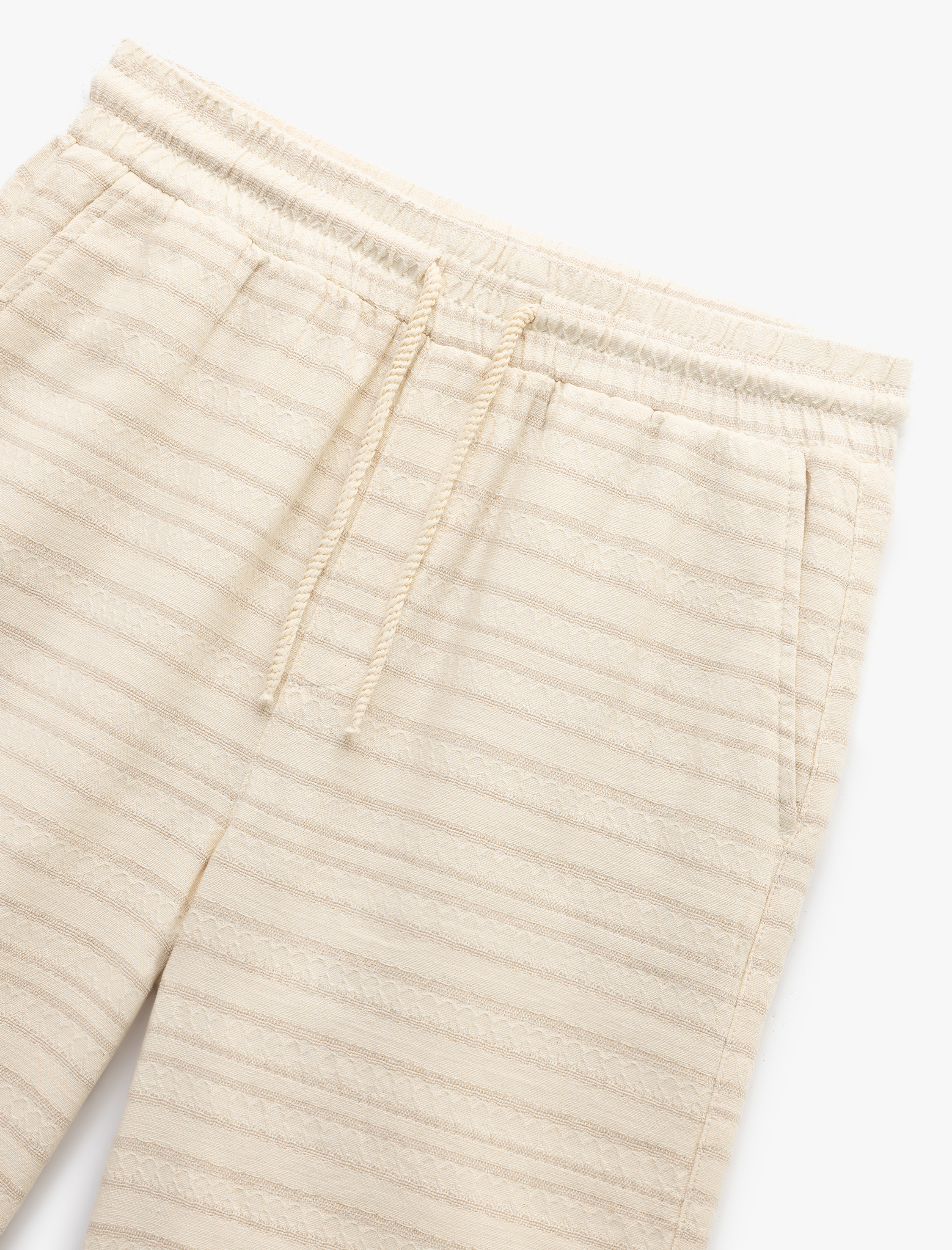   Pamuklu Cep Detaylı Desenli Beli Bağcıklı Şort