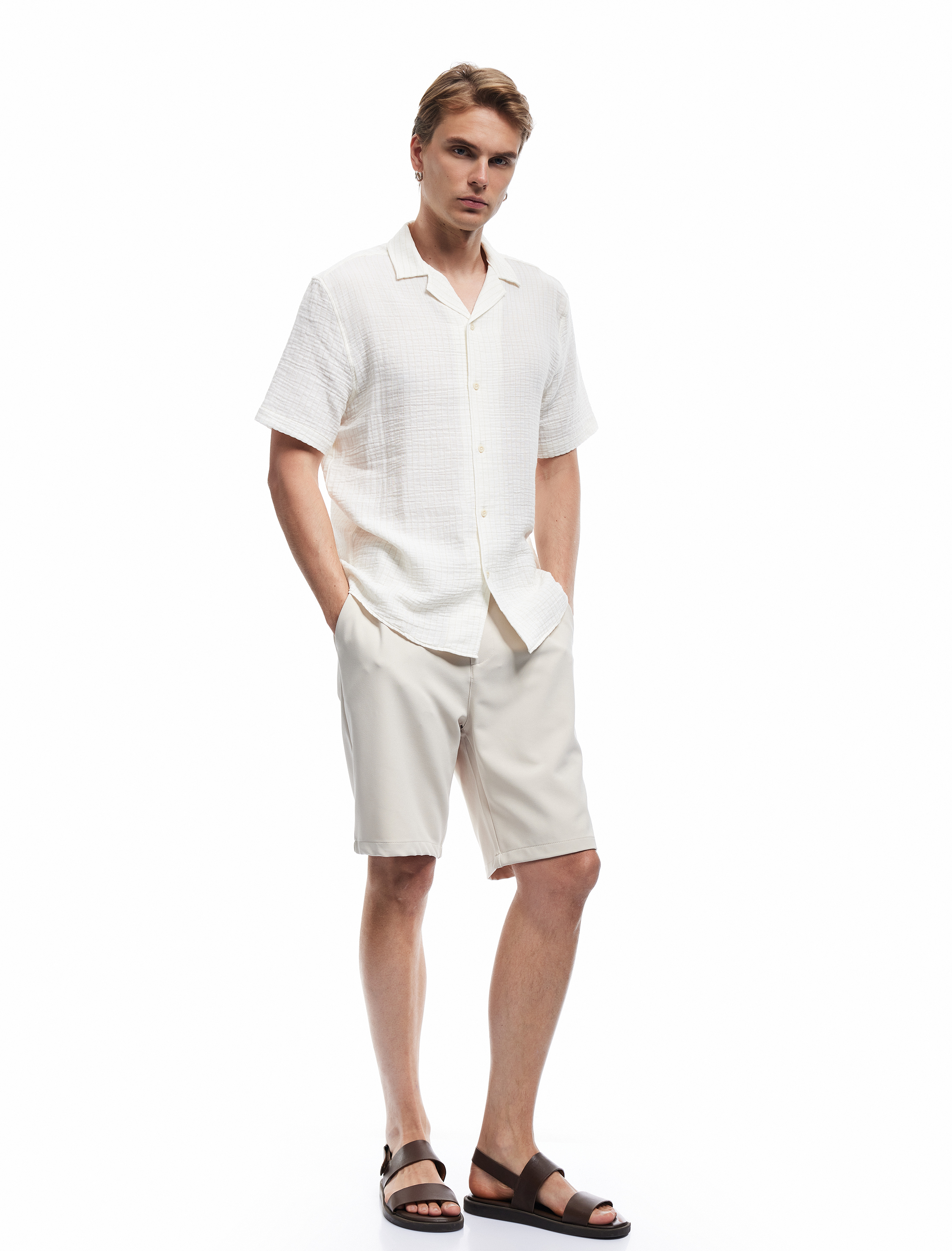   Kısa Kollu Devrik Yaka Regular Fit Düğmeli Pamuklu Müslin Gömlek