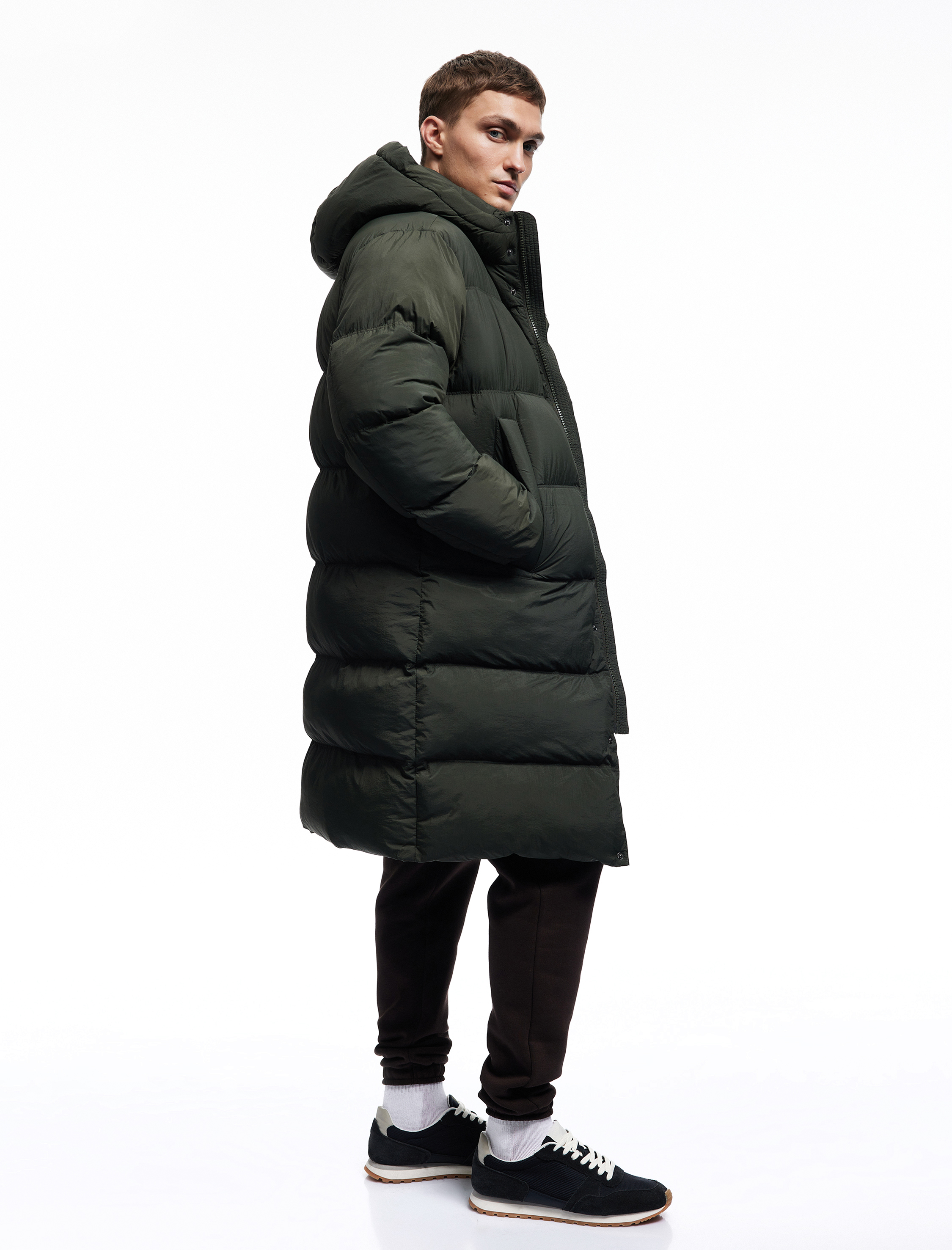   Kapüşonlu Cep Detaylı Fermuarlı Uzun Şişme Mont