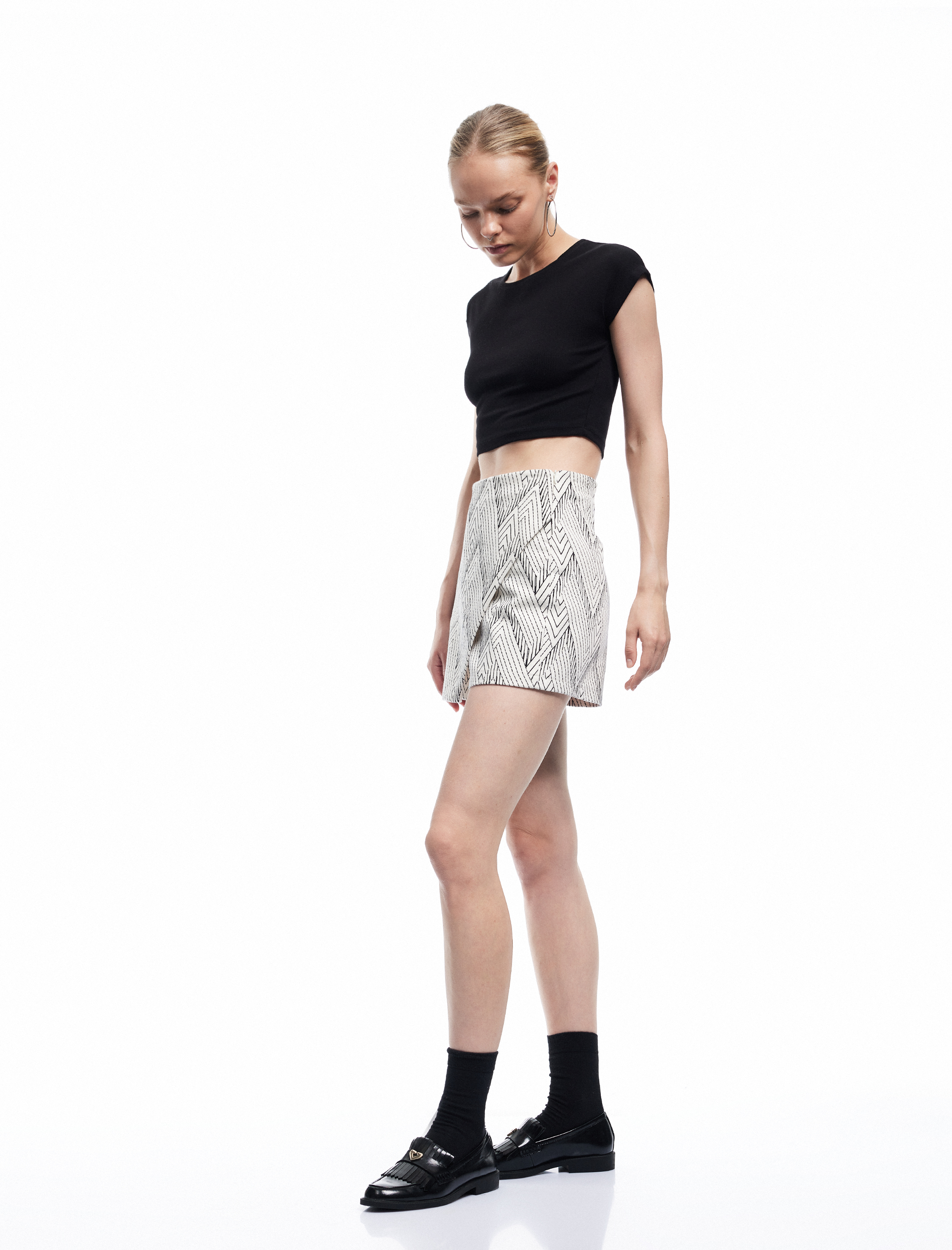   Gabardin Pamuklu Slim Fit Geometrik Desenli Mini Şort Etek