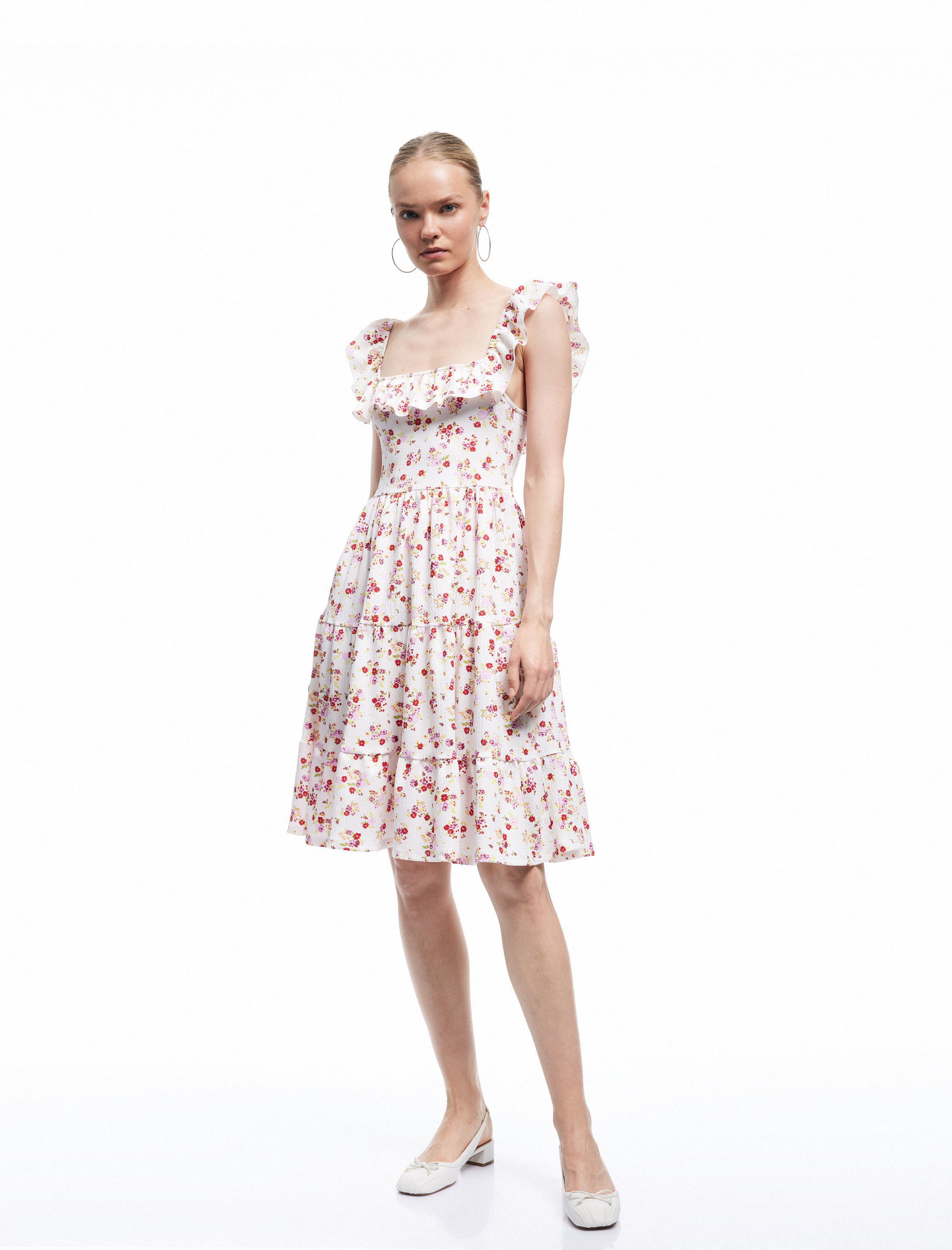   Kare Yaka Kolsuz Çiçekli Fırfırlı Mini Elbise