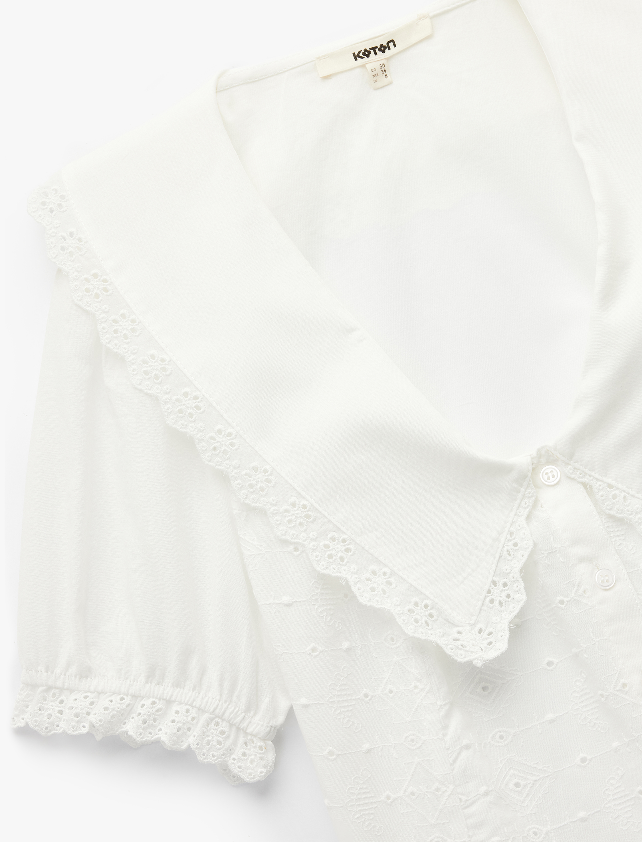   Düğmeli Kısa Balon Kollu Fistolu Brodeli Geniş Bebe Yaka Gömlek