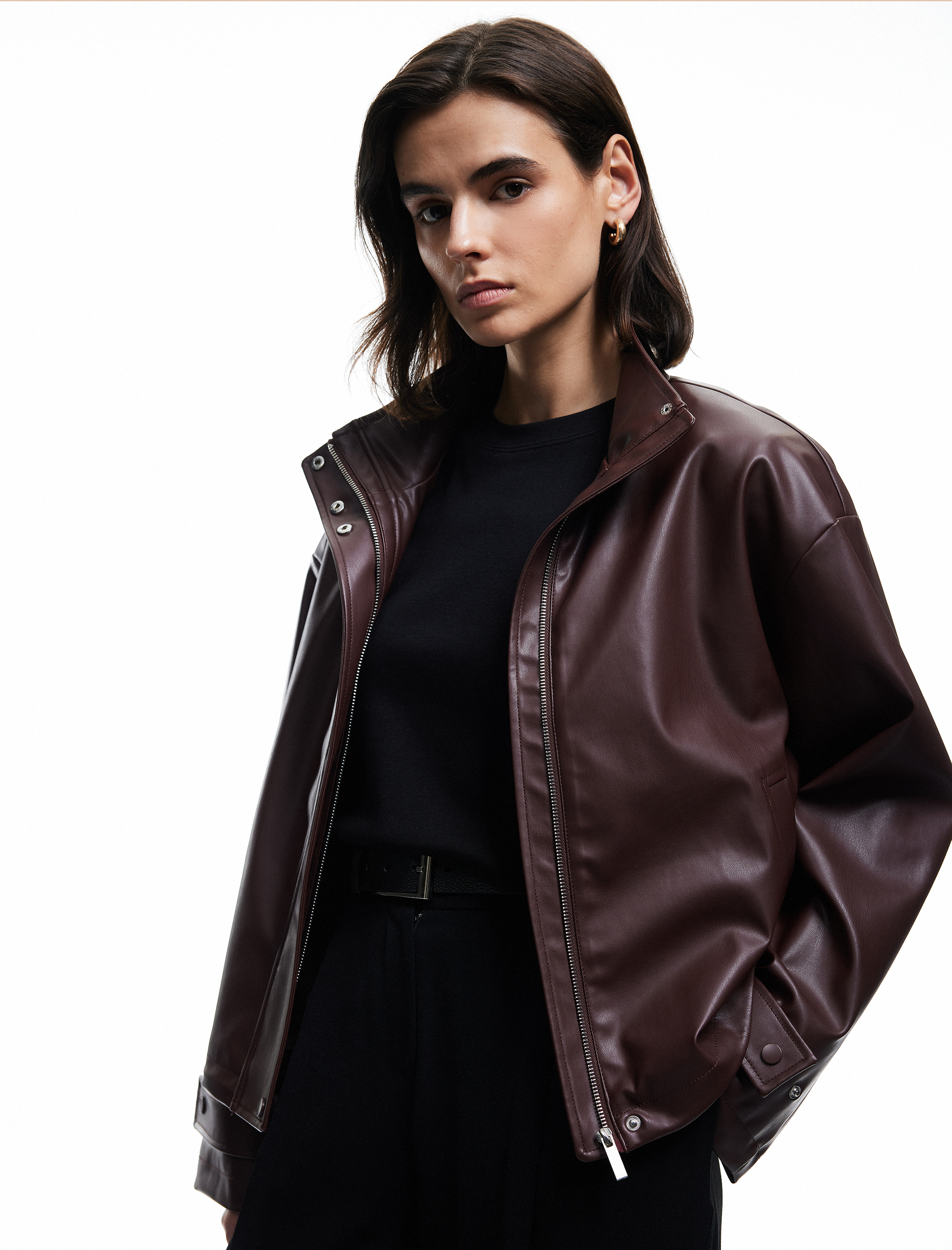 Astarlı Uzun Kollu Dik Yaka Fermuarlı Suni Deri Ceket