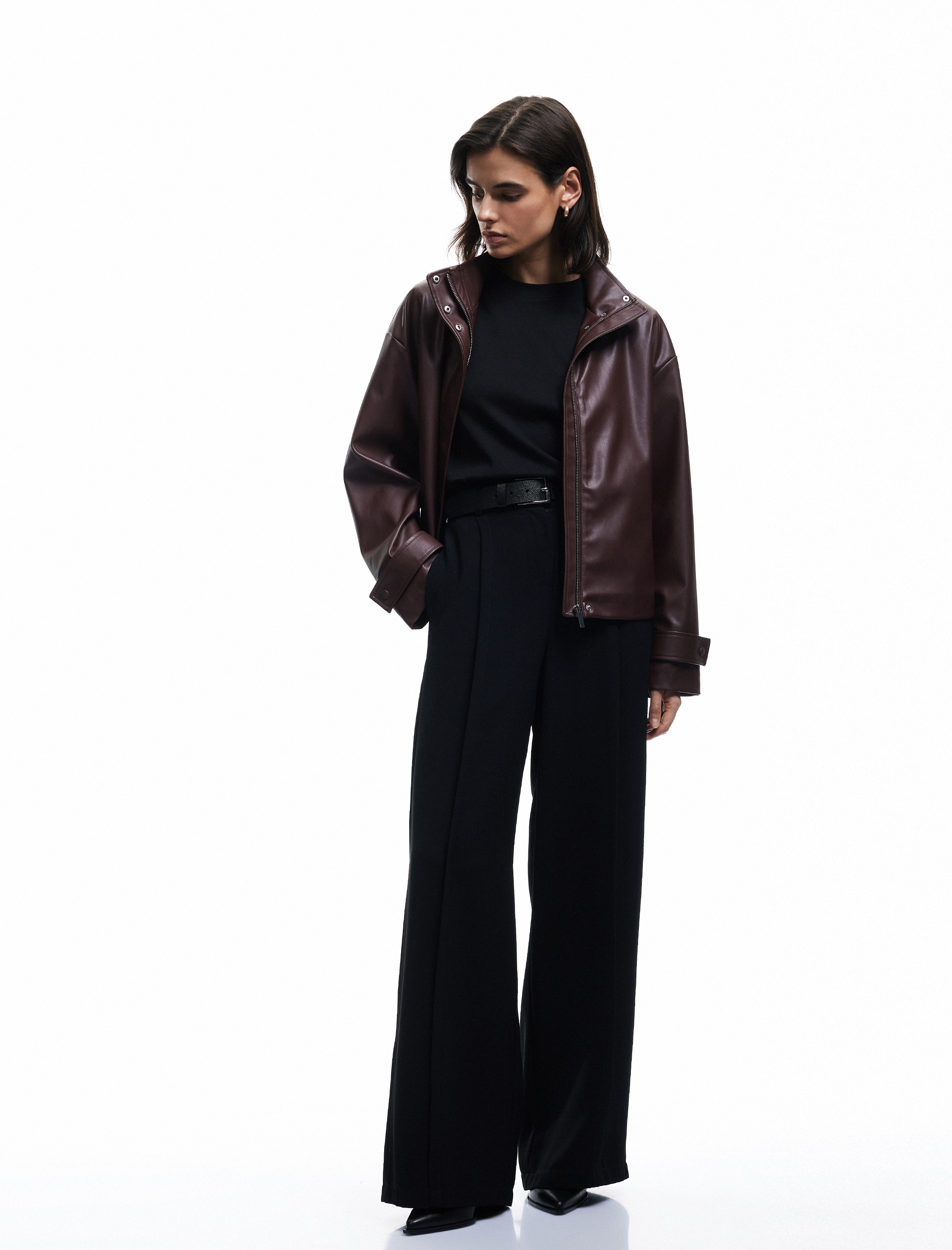 Astarlı Uzun Kollu Dik Yaka Fermuarlı Suni Deri Ceket