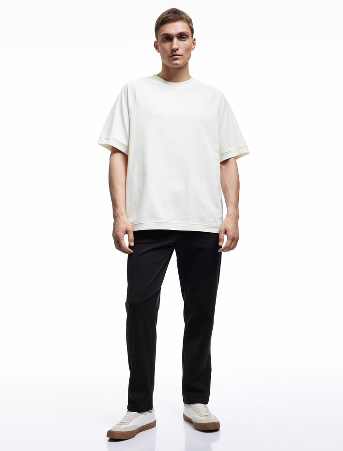  Kısa Kollu Pamuklu Dikiş Detaylı Tok Kumaş Regular Fit Bisiklet Yaka Tişört