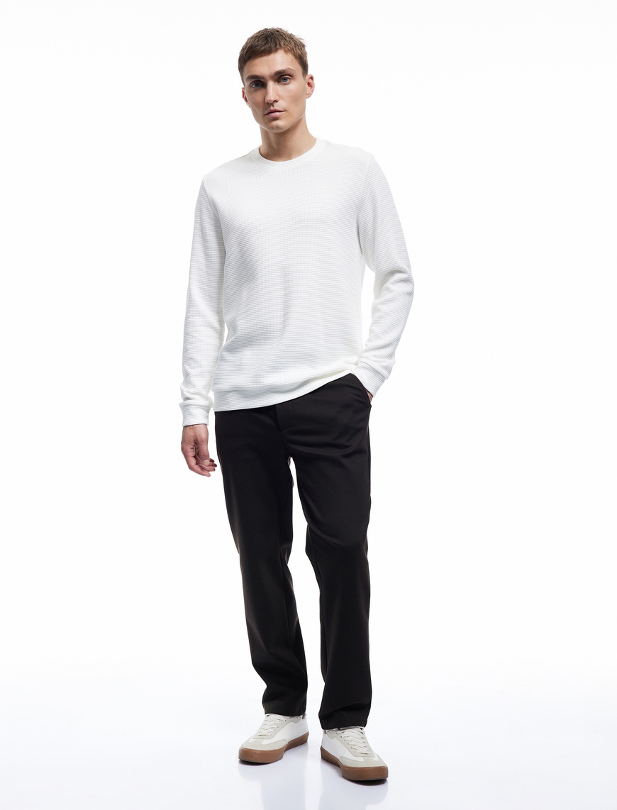   Pamuklu Uzun Kollu Dokulu Basic Bisiklet Yaka Sweatshirt