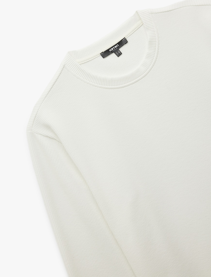   Uzun Kollu Bisiklet Yaka Basic Sweatshirt