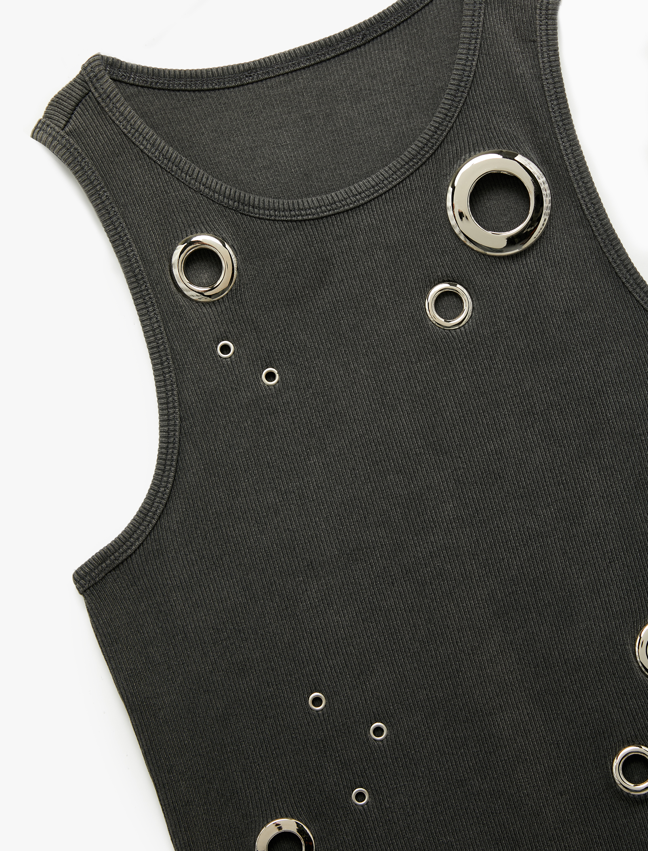   Koton X Zeynep Bastık - Slim Fit Bisiklet Yaka Kolsuz Kuşgözü Detaylı Atlet