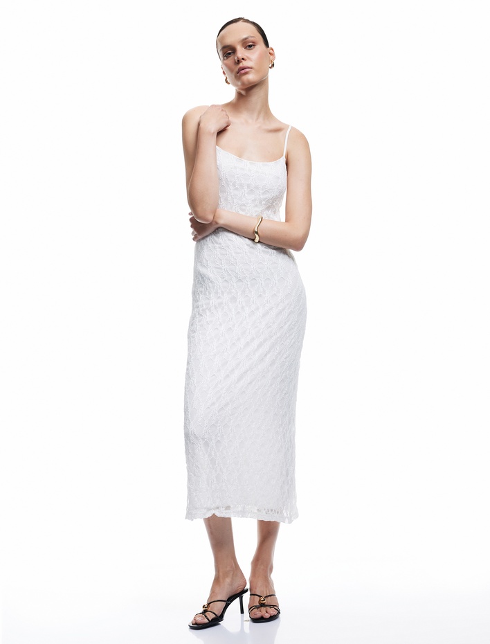  Koton X Zeynep Bastık - Astarlı Slim Fit Midi Boy İnce Askılı Dantelli Elbise