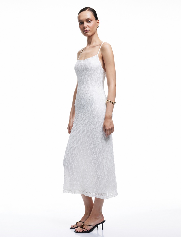  Astarlı Slim Fit Midi Boy İnce Askılı Dantelli Elbise