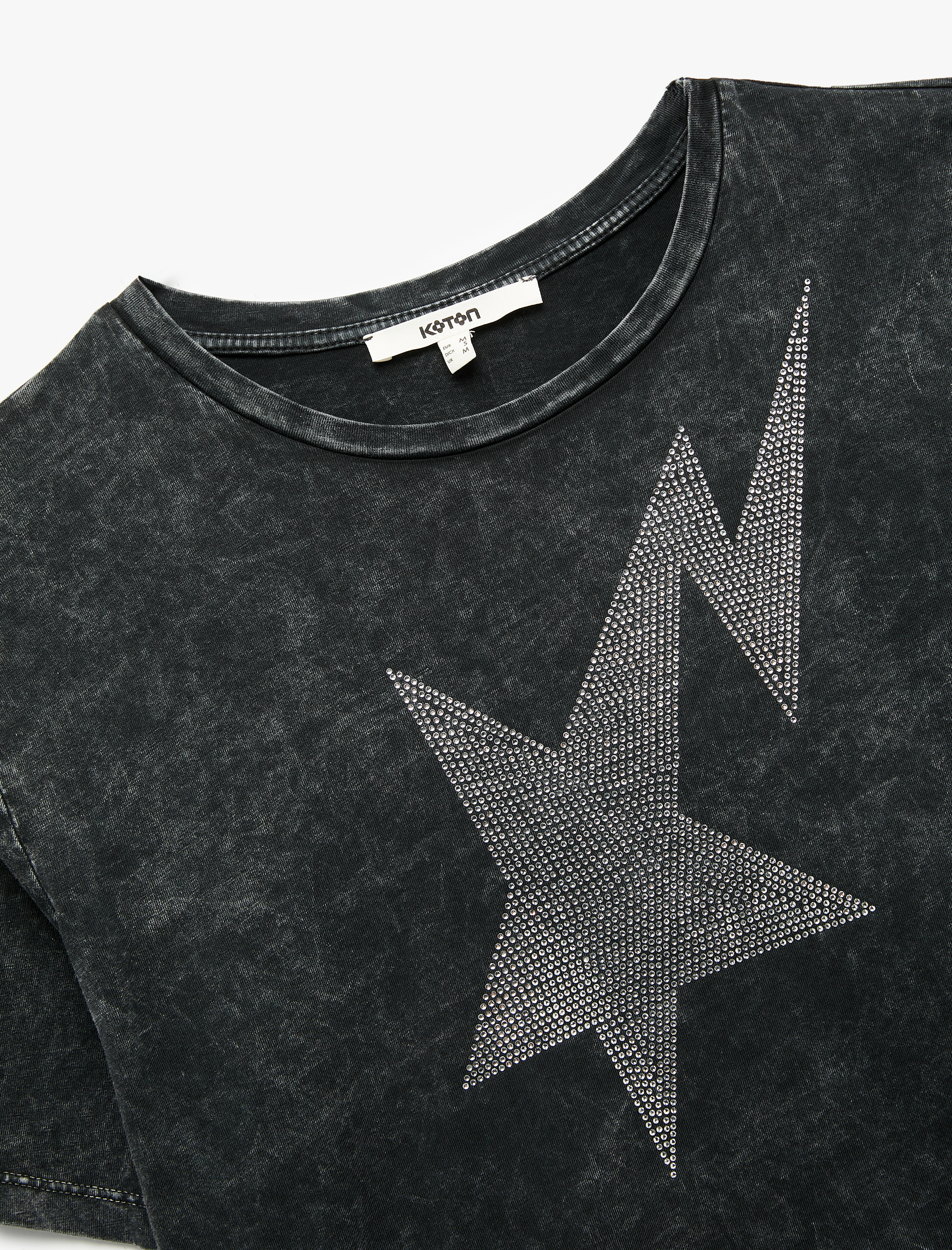   Koton X Zeynep Bastık - Slim Fit Bisiklet Yaka Kısa Kollu Yıldız Desenli Taşlı Crop Tişört