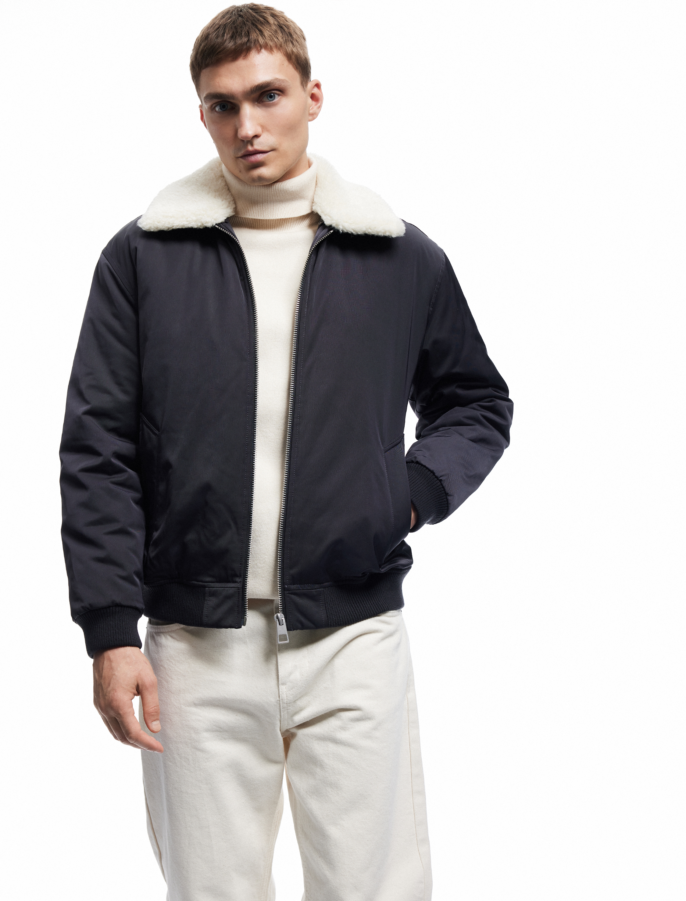 Uzun Kollu Cep Detaylı Fermuarlı Peluş Yaka Şişme Mont