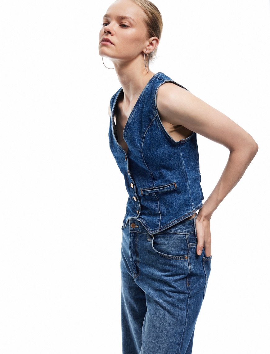   V Yaka Kolsuz Düğmeli Cep Detaylı Denim Yelek