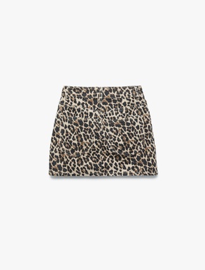 Koton X Zeynep Bastık - Düğmeli Cepli Taş Detaylı Mini Denim Leopar Etek_4
