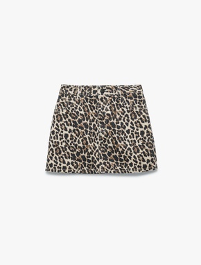 Koton X Zeynep Bastık - Düğmeli Cepli Taş Detaylı Mini Denim Leopar Etek_3