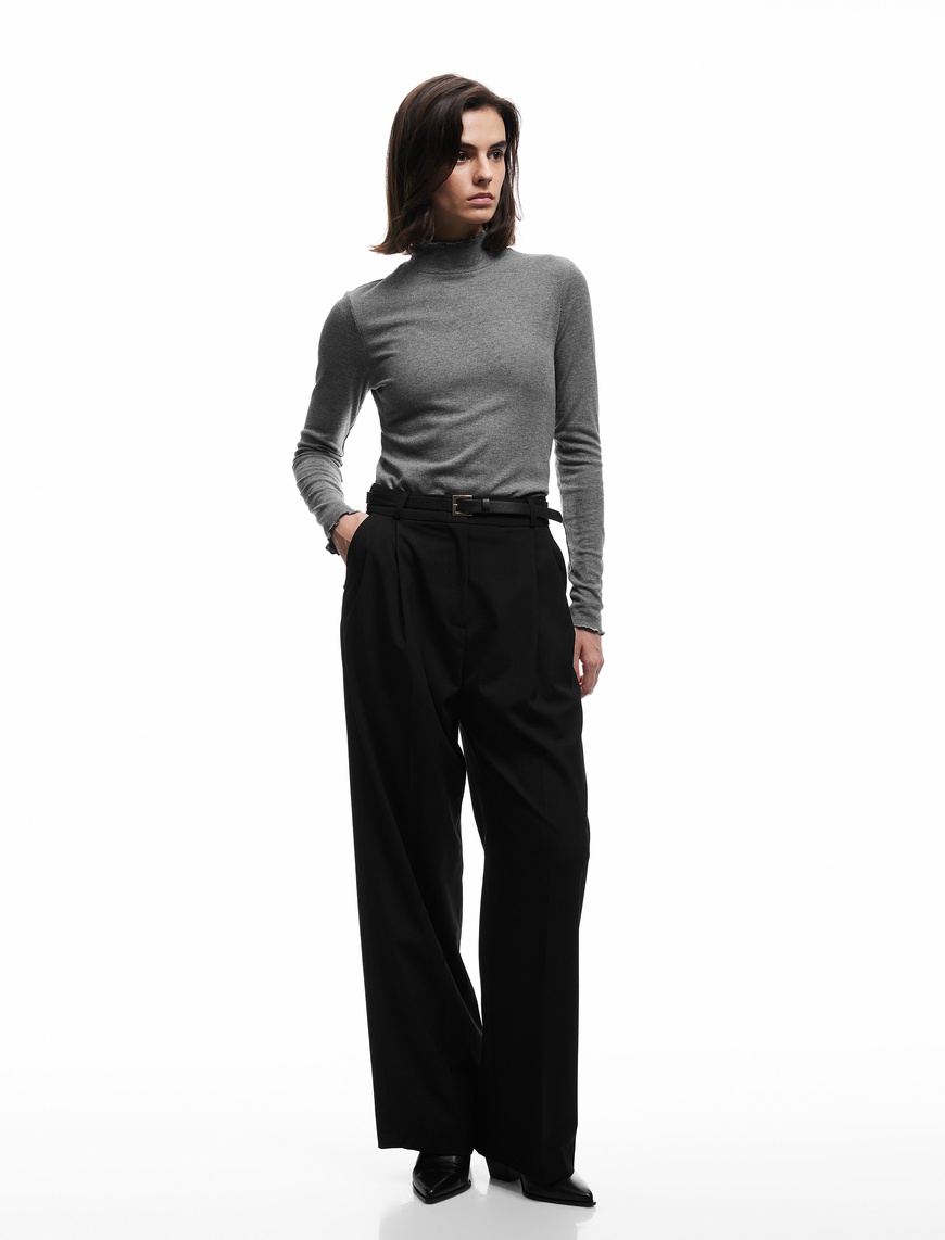   Slim Fit Fırfır Detaylı Dik Yaka Uzun Kollu Tişört