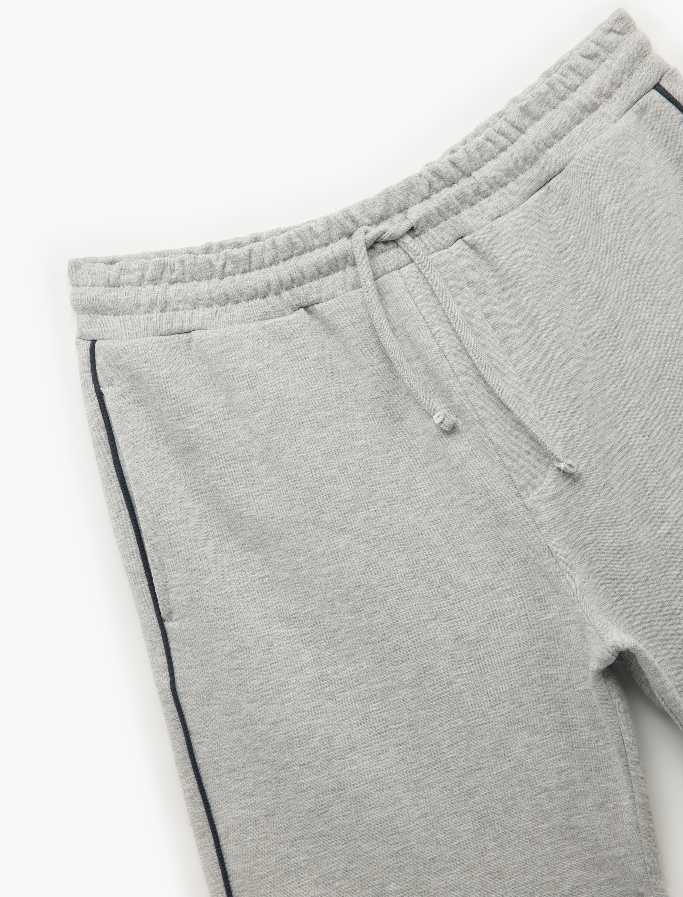   Cep Detaylı Biyeli Beli Bağcıklı Şort