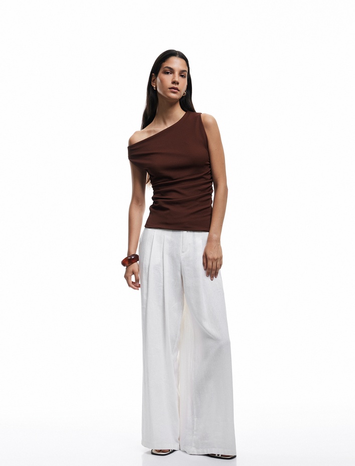  Asimetrik Yaka Slim Fit Kolsuz Drapeli Bluz