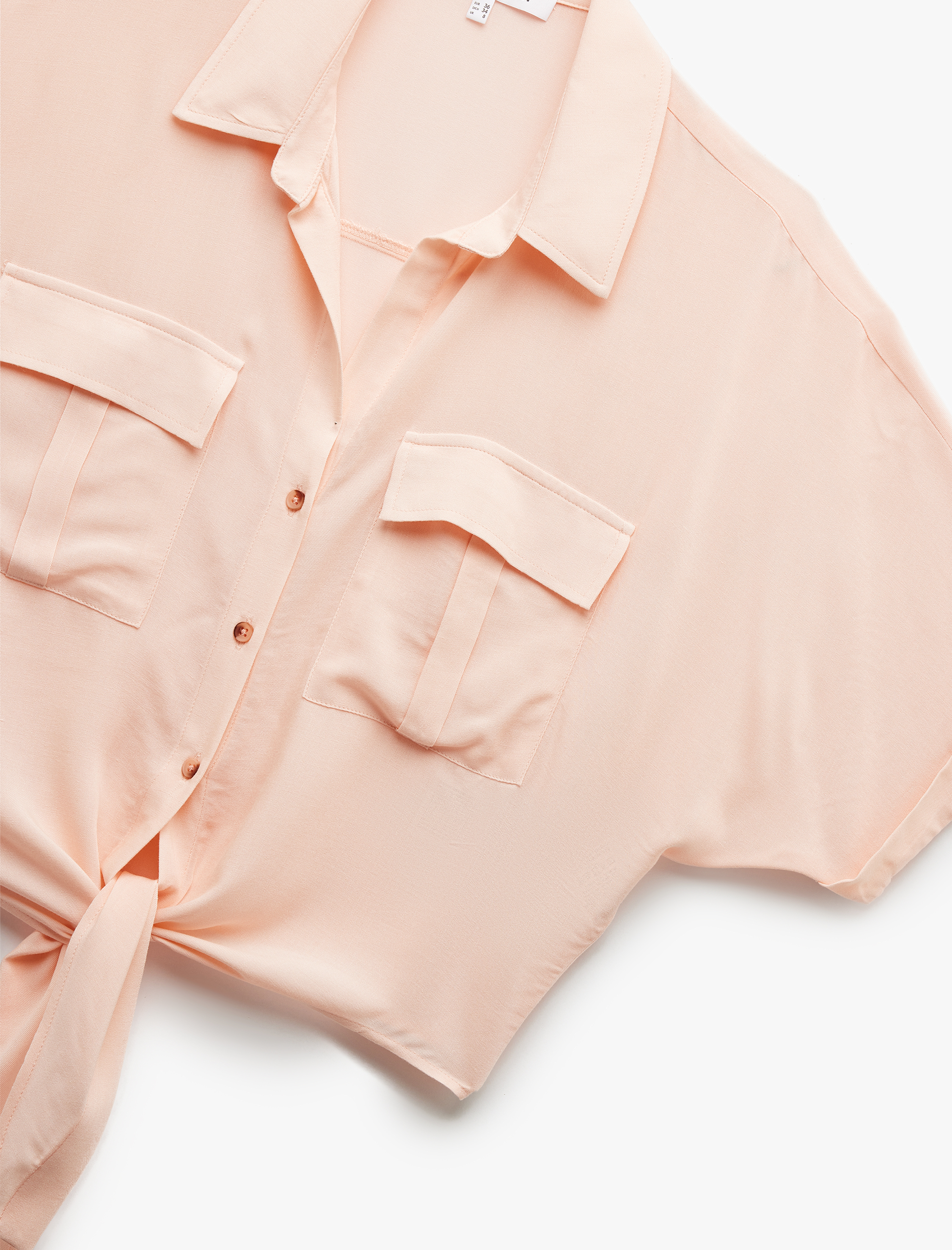   Kısa Kollu Gömlek Yaka Bağlama Detaylı Cepli Düğmeli Viskon Bluz